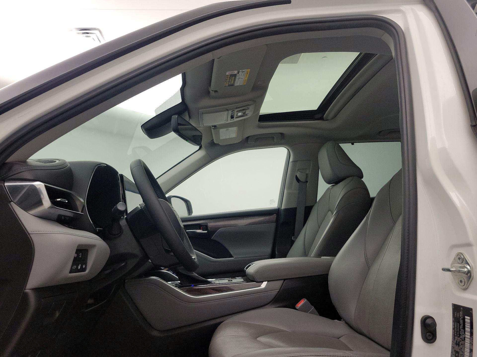 Thumbnail: 2021 Toyota Highlander - 20