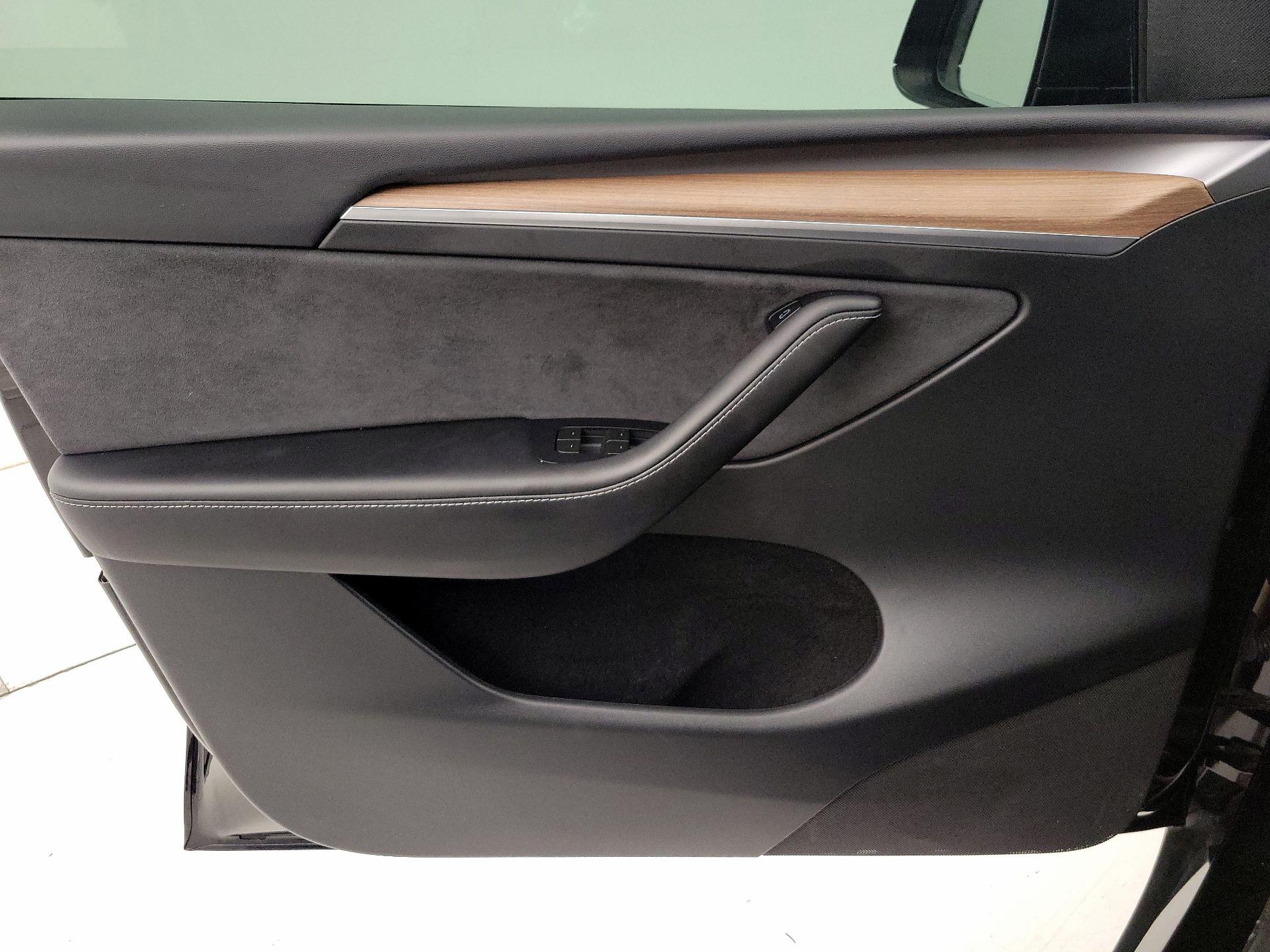 Thumbnail: 2023 Tesla Model Y - 12