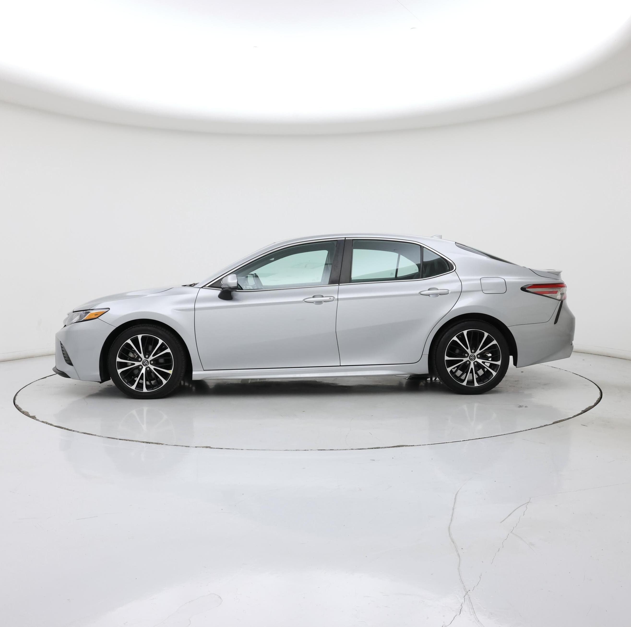Thumbnail: 2019 Toyota Camry - 3
