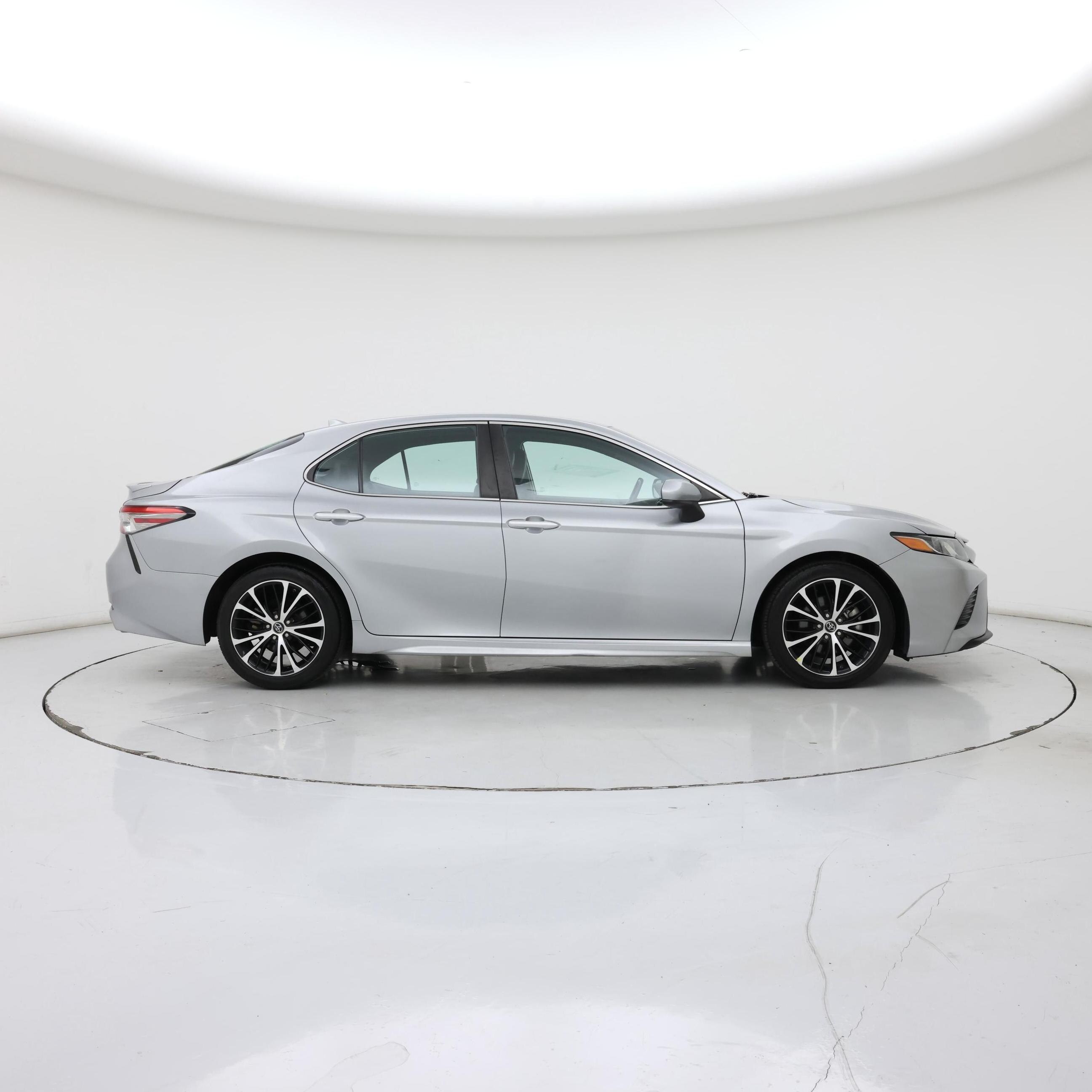 Thumbnail: 2019 Toyota Camry - 7
