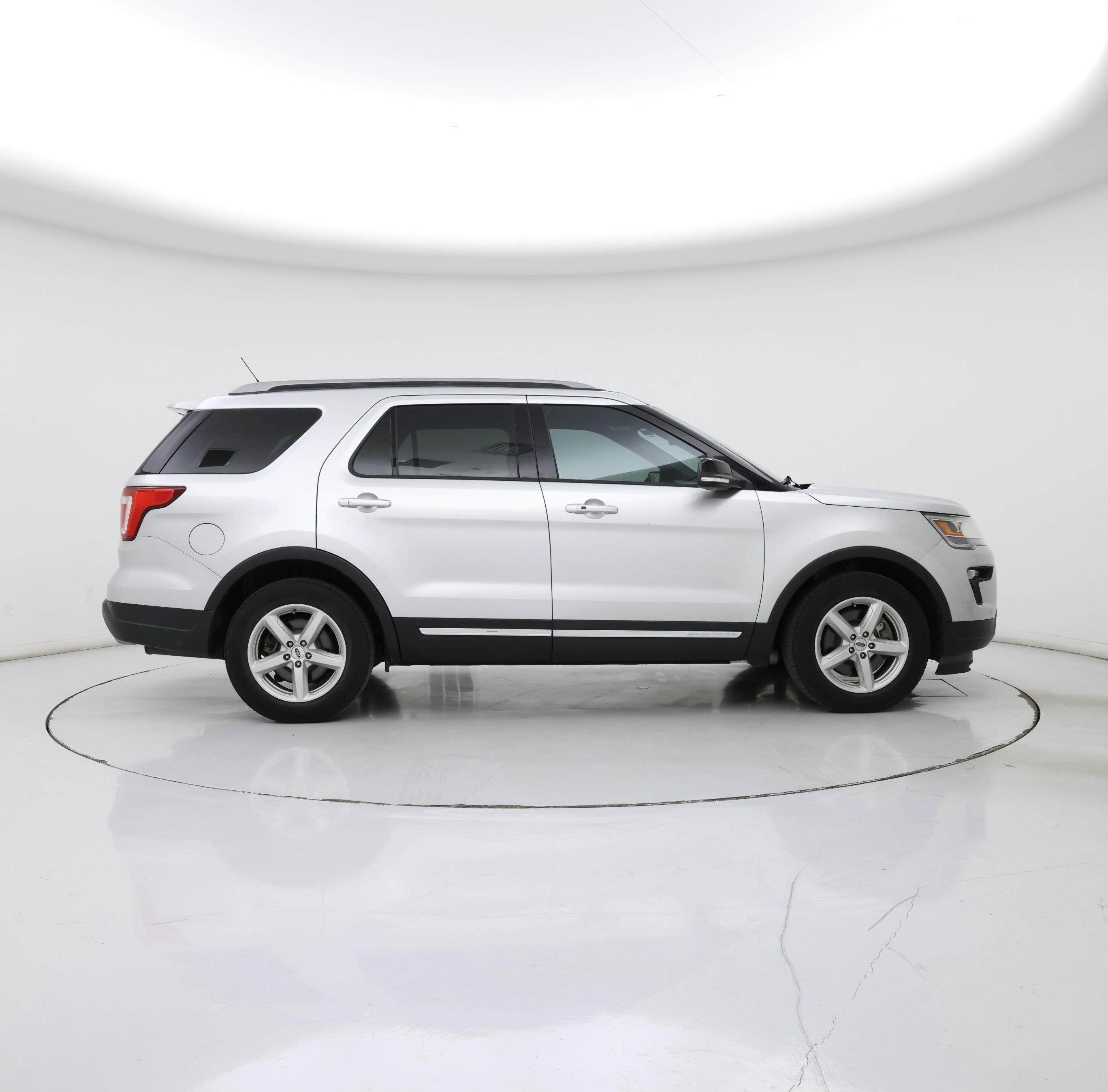 Thumbnail: 2018 Ford Explorer - 7