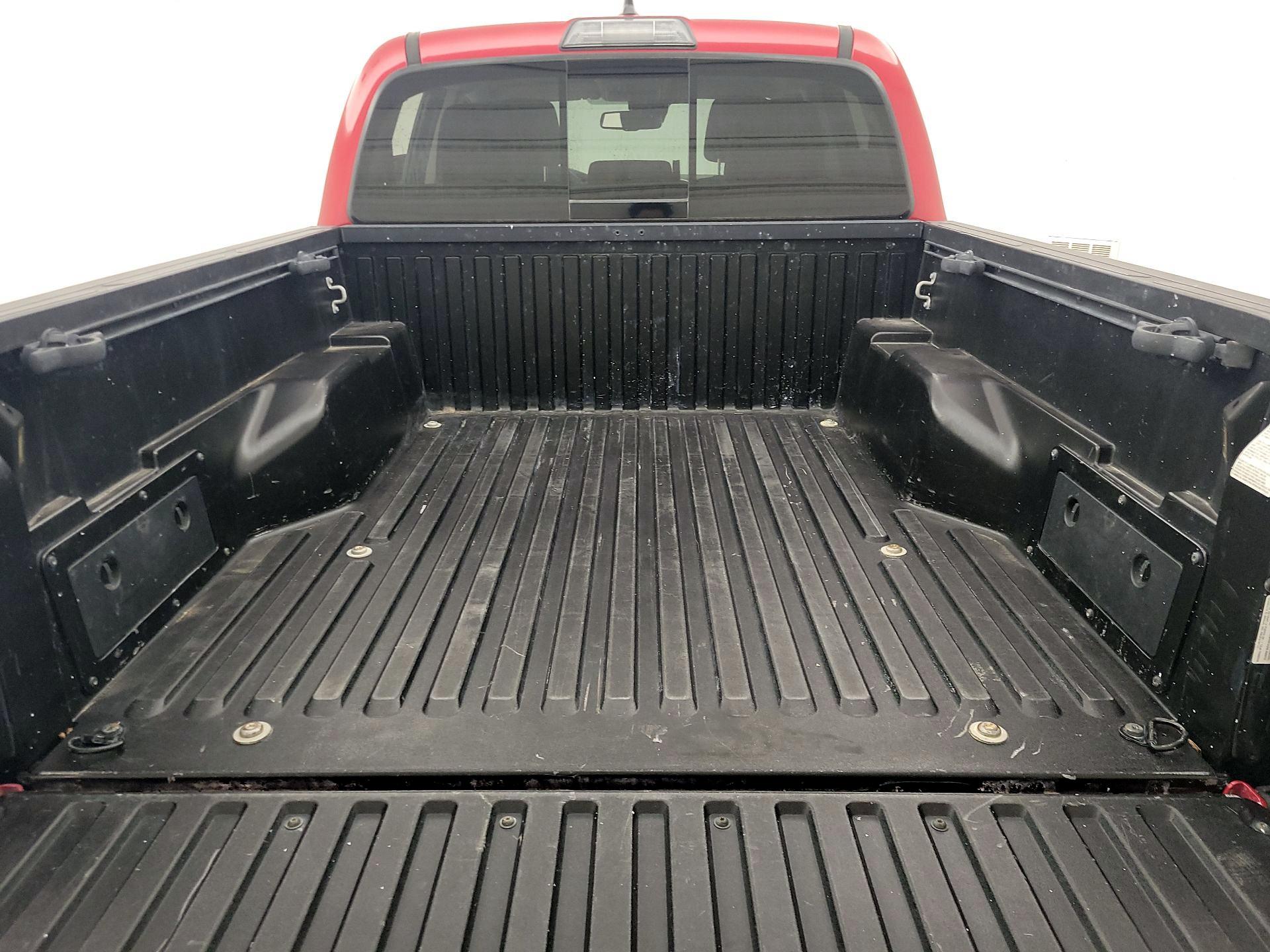 Thumbnail: 2018 Toyota Tacoma - 20