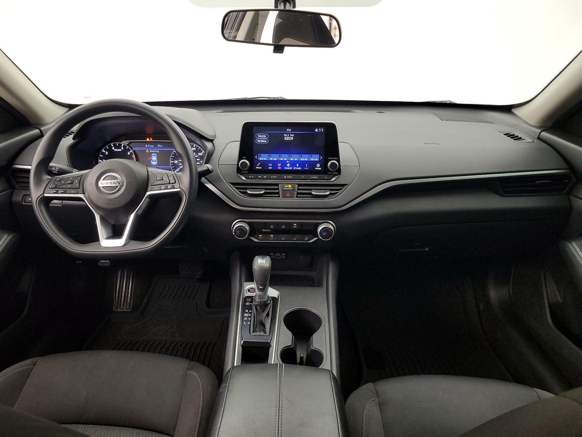 Thumbnail: 2020 Nissan Altima - 9
