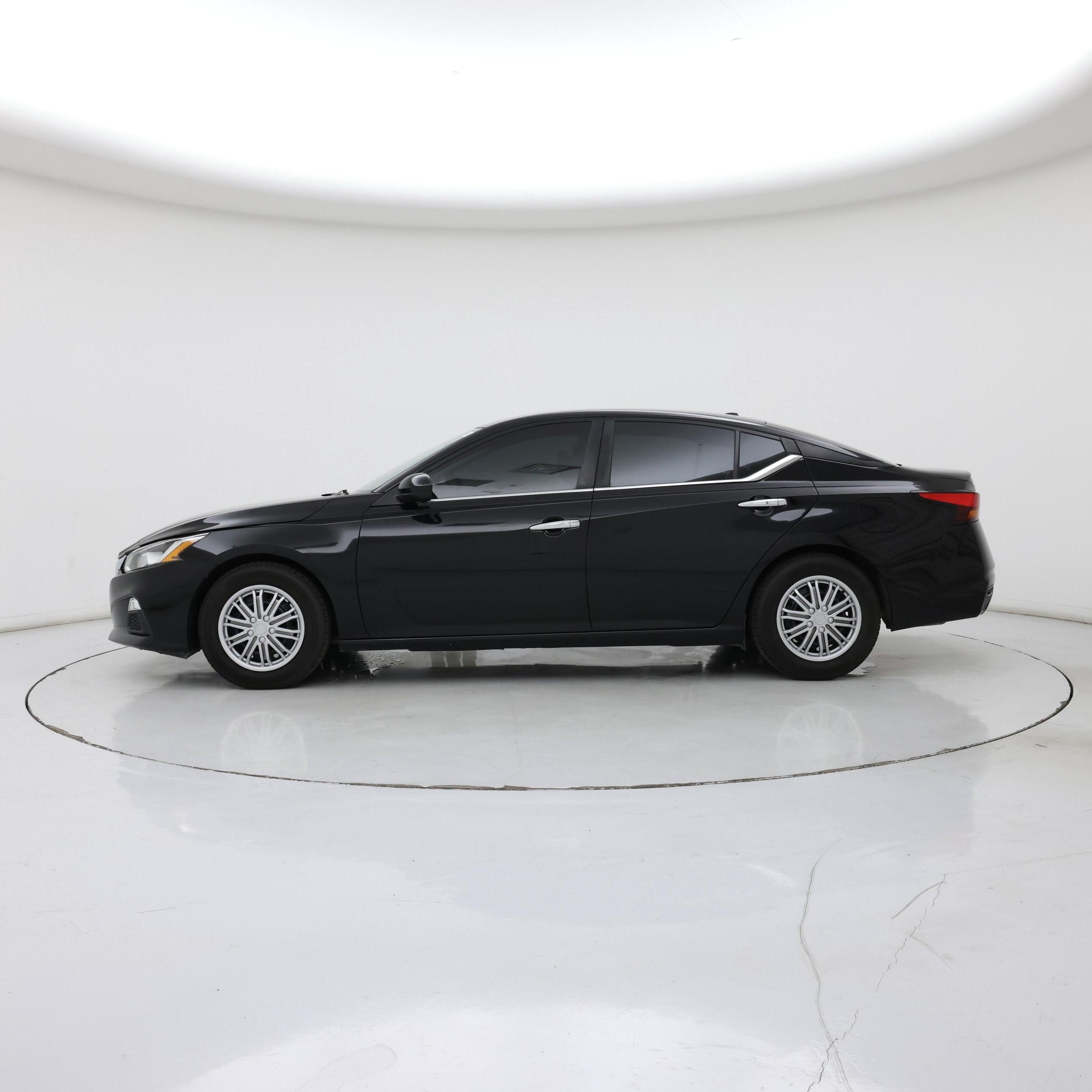Thumbnail: 2020 Nissan Altima - 3