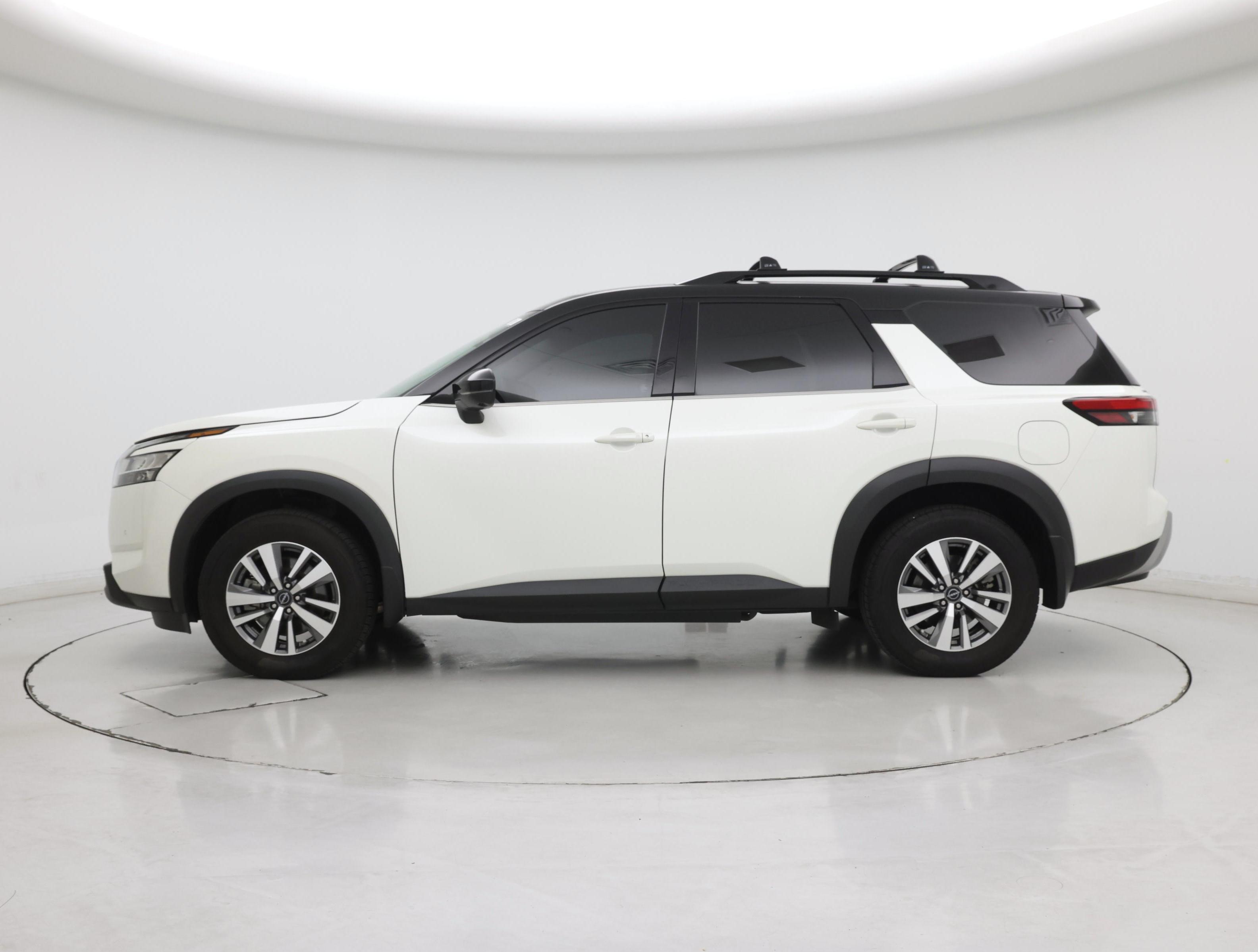 Thumbnail: 2022 Nissan Pathfinder - 3