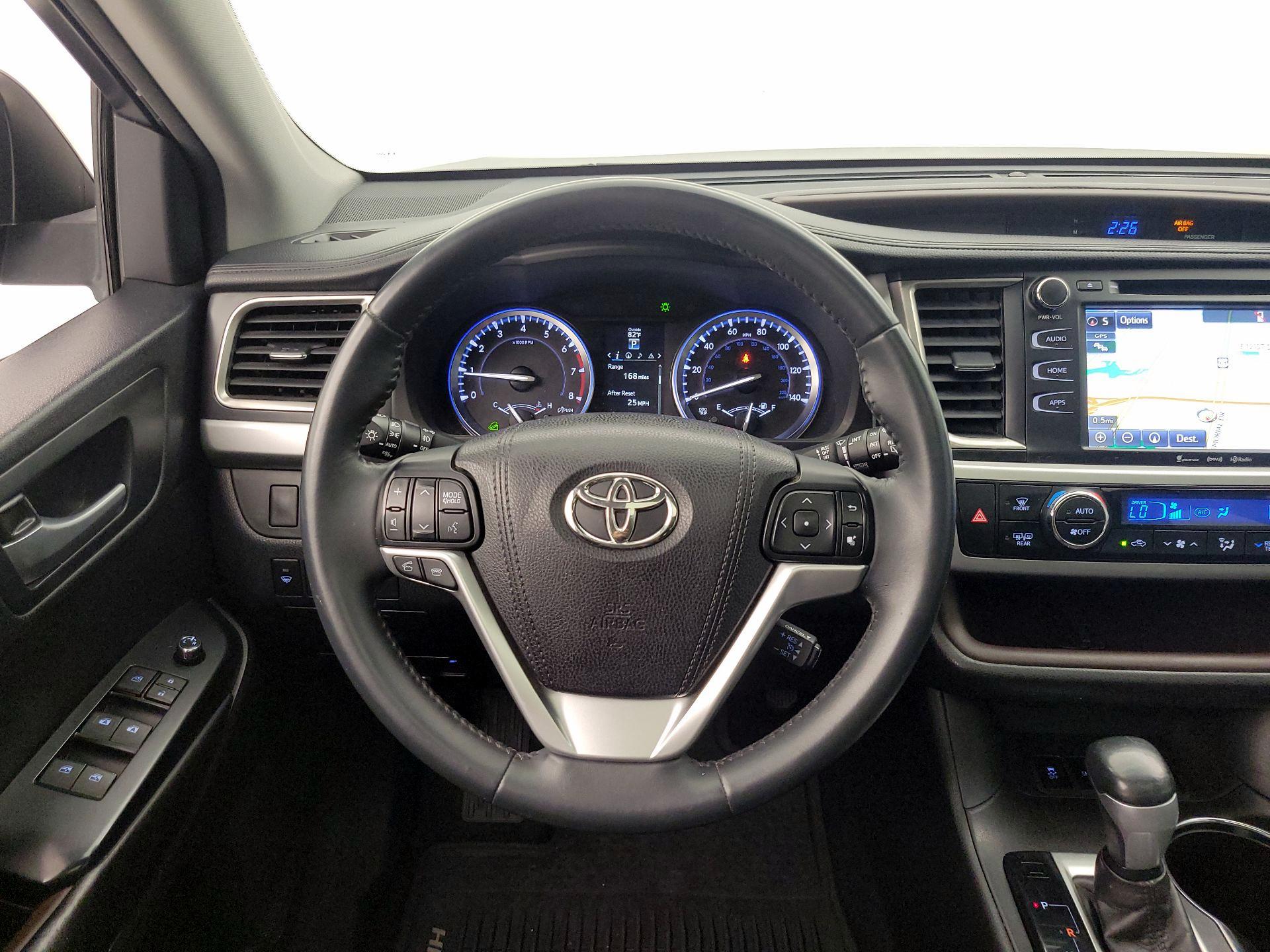 Thumbnail: 2016 Toyota Highlander - 10