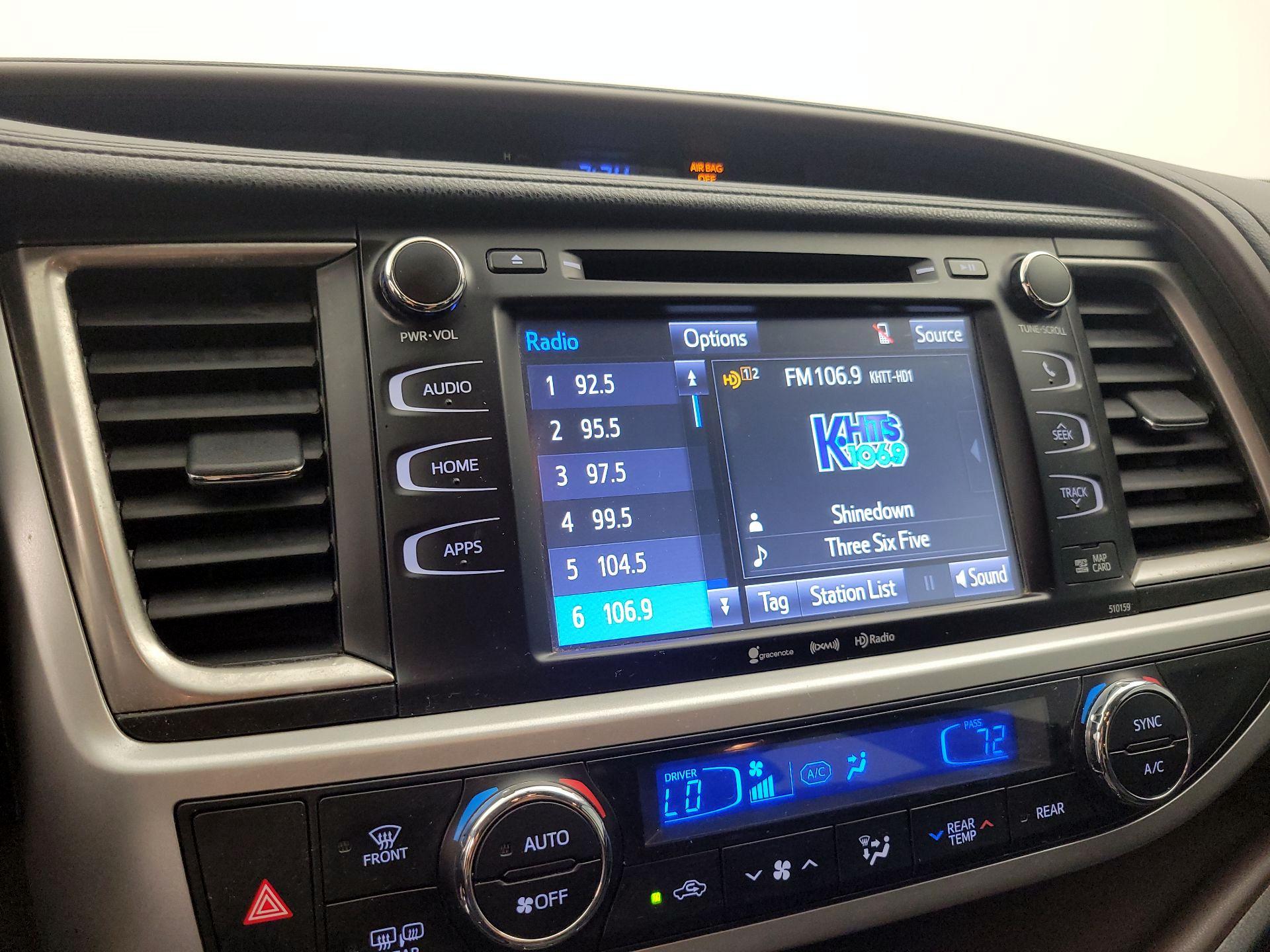 Thumbnail: 2016 Toyota Highlander - 16