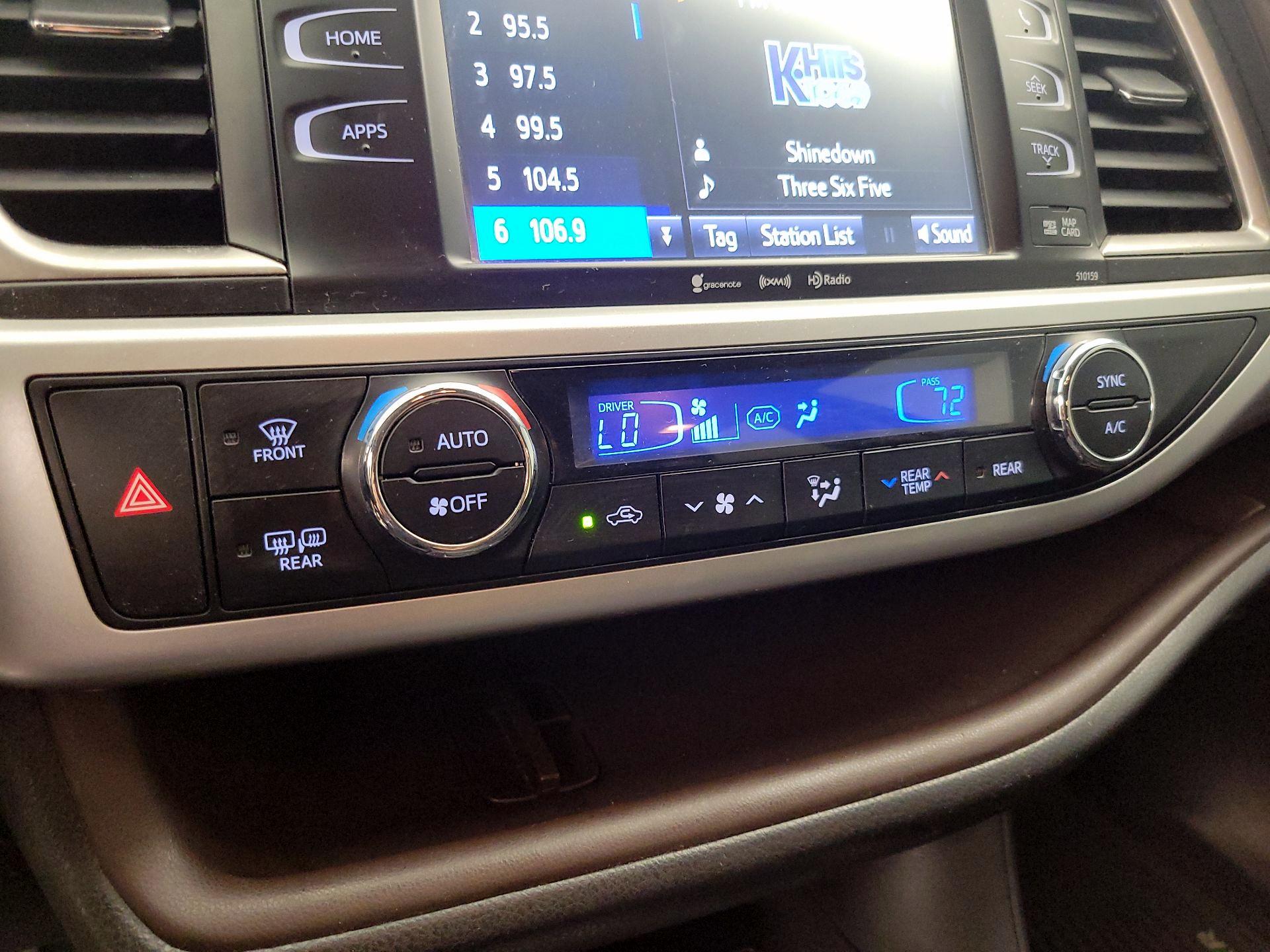 Thumbnail: 2016 Toyota Highlander - 17
