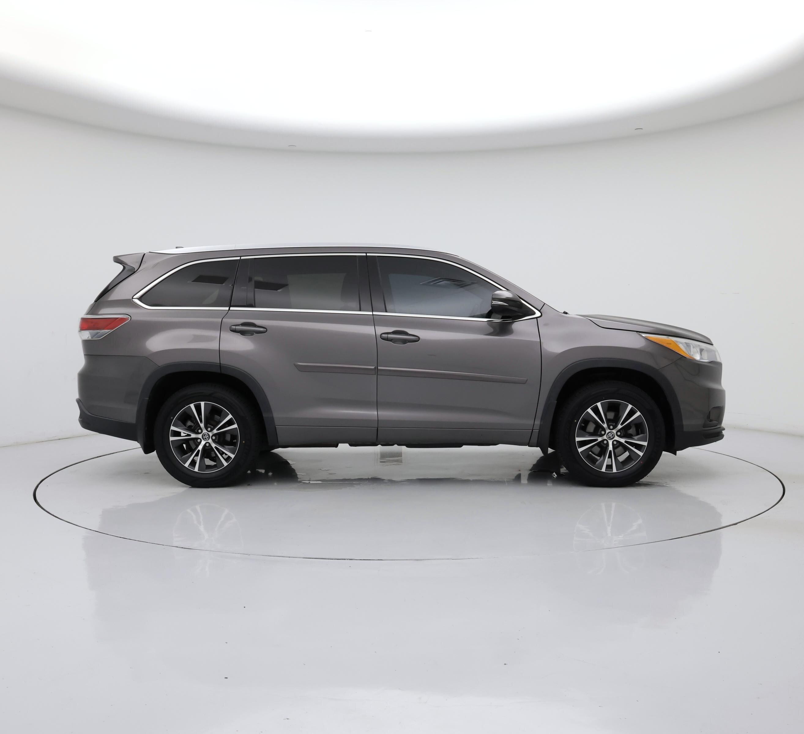 Thumbnail: 2016 Toyota Highlander - 7