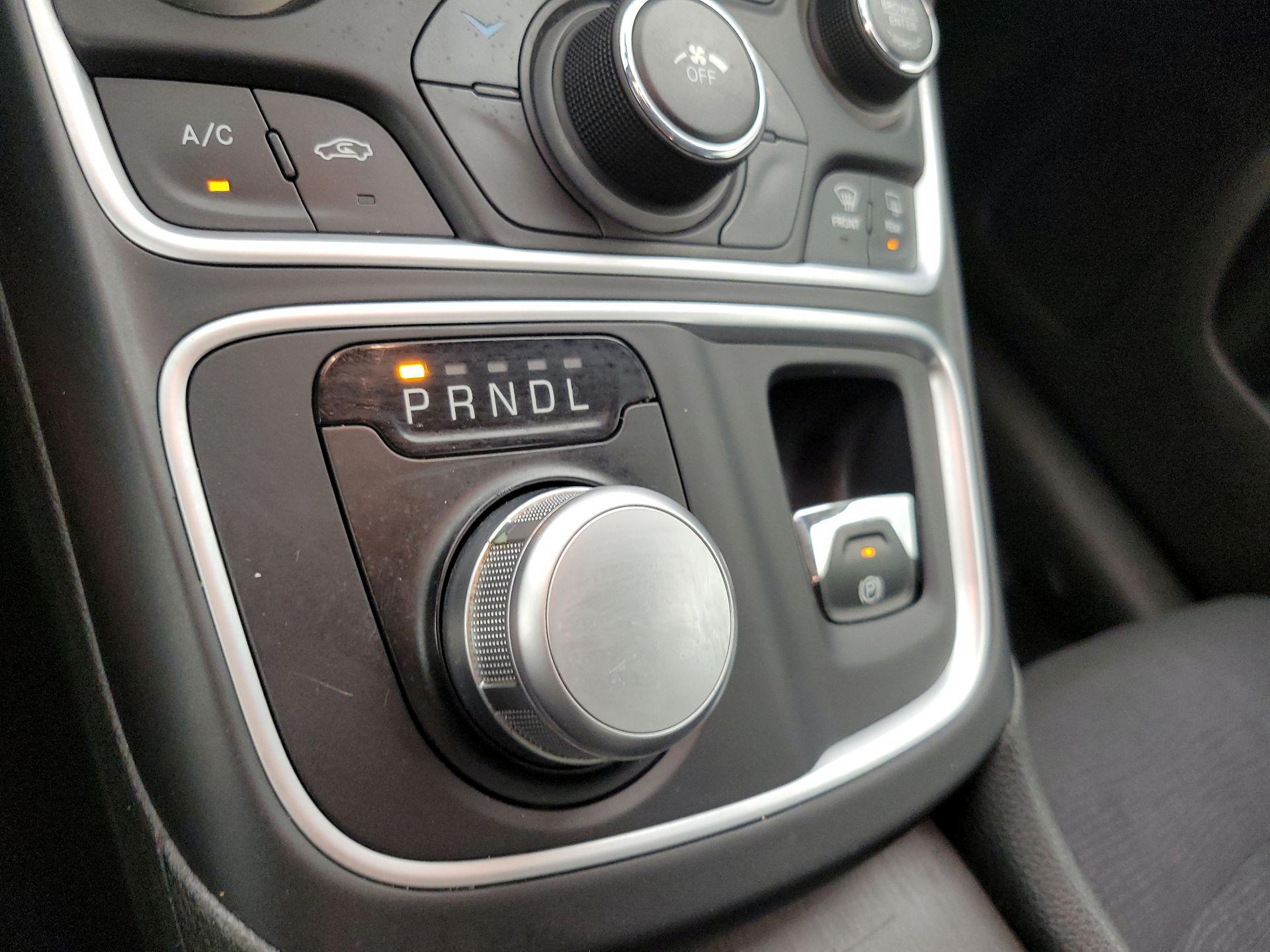 Thumbnail: 2015 Chrysler 200 - 17