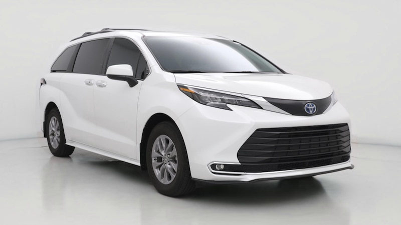 2024 Toyota Sienna XLE Hero Image