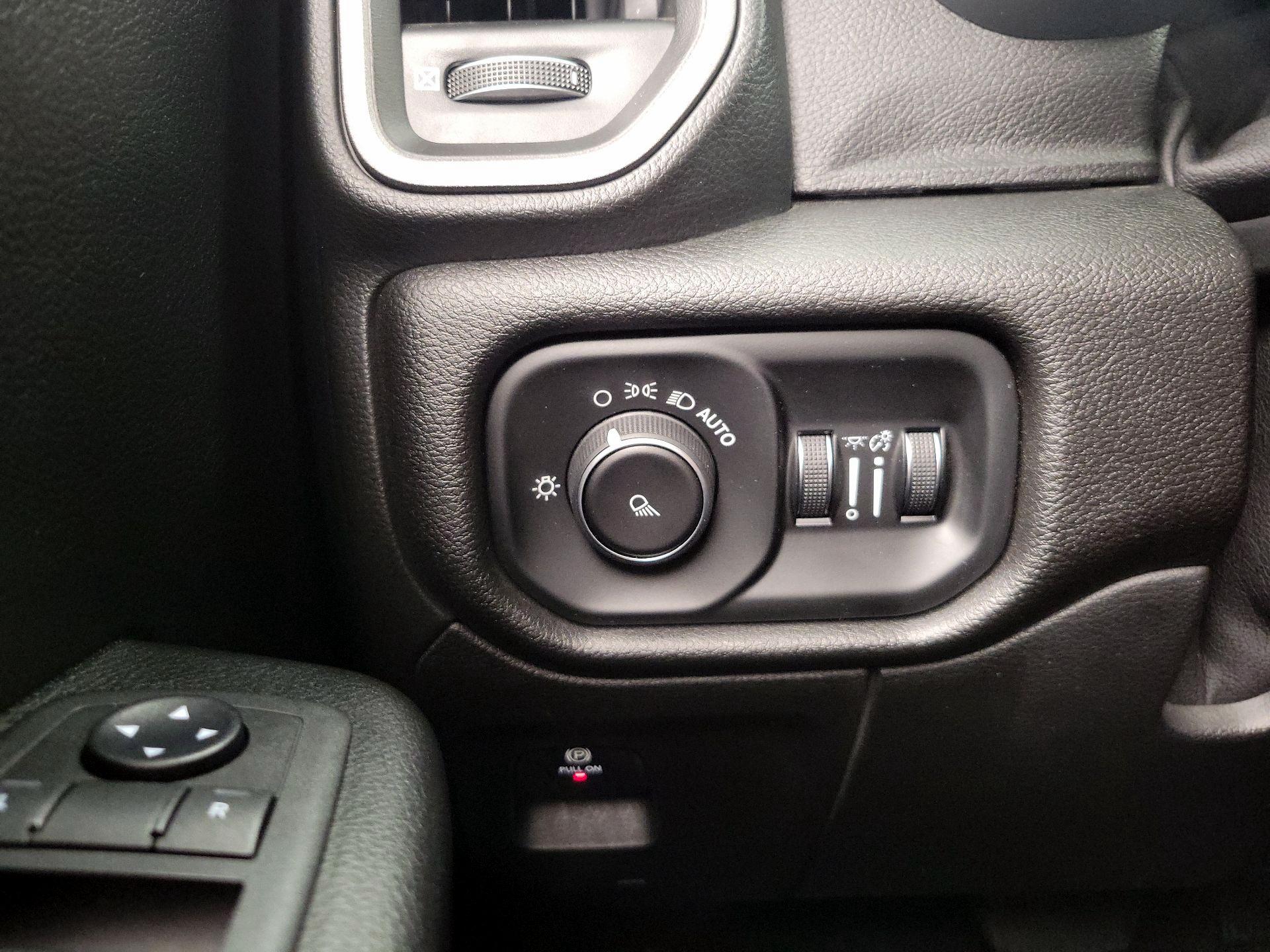 Thumbnail: 2019 RAM 1500 - 13