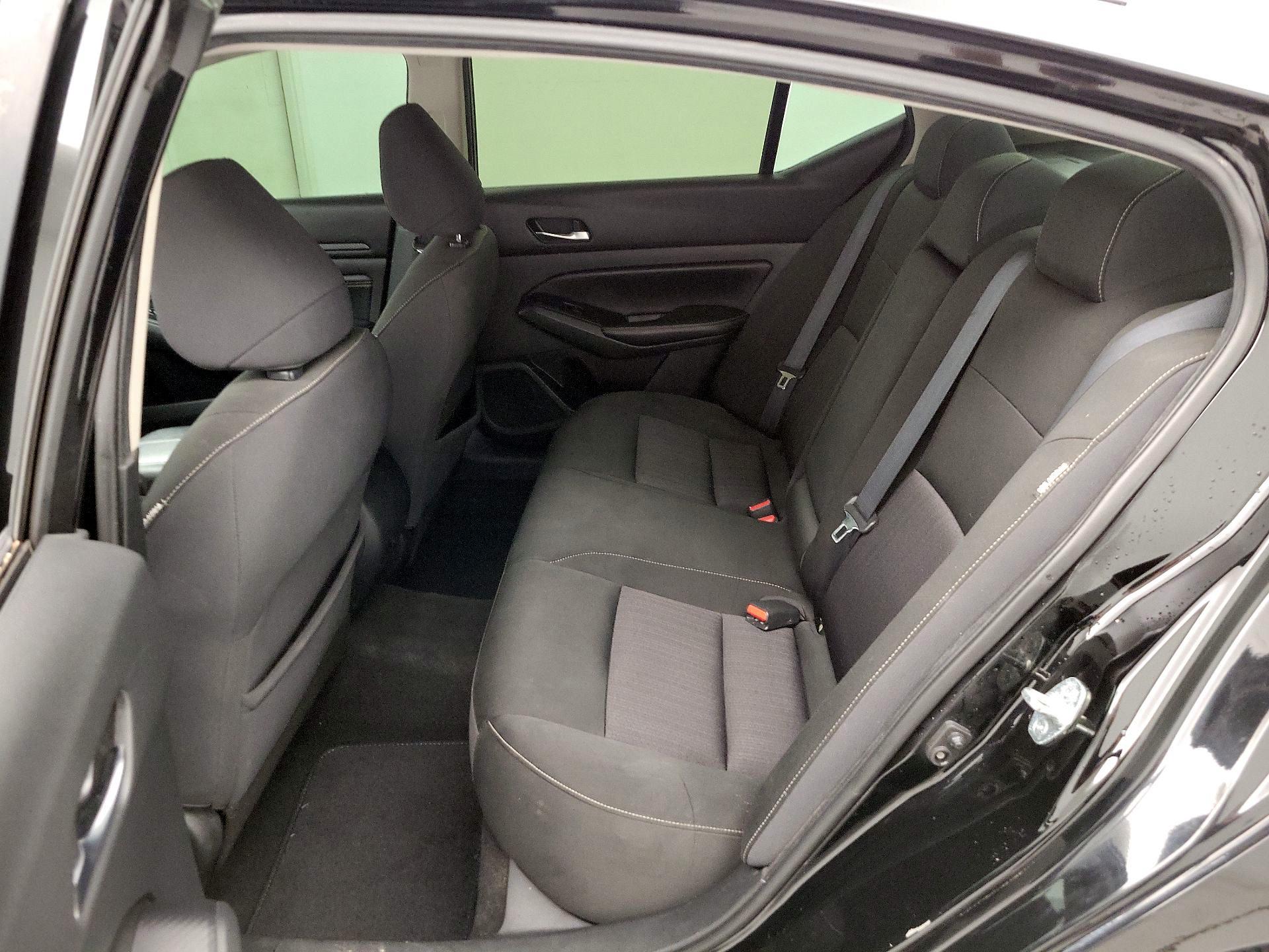 Thumbnail: 2019 Nissan Altima - 19