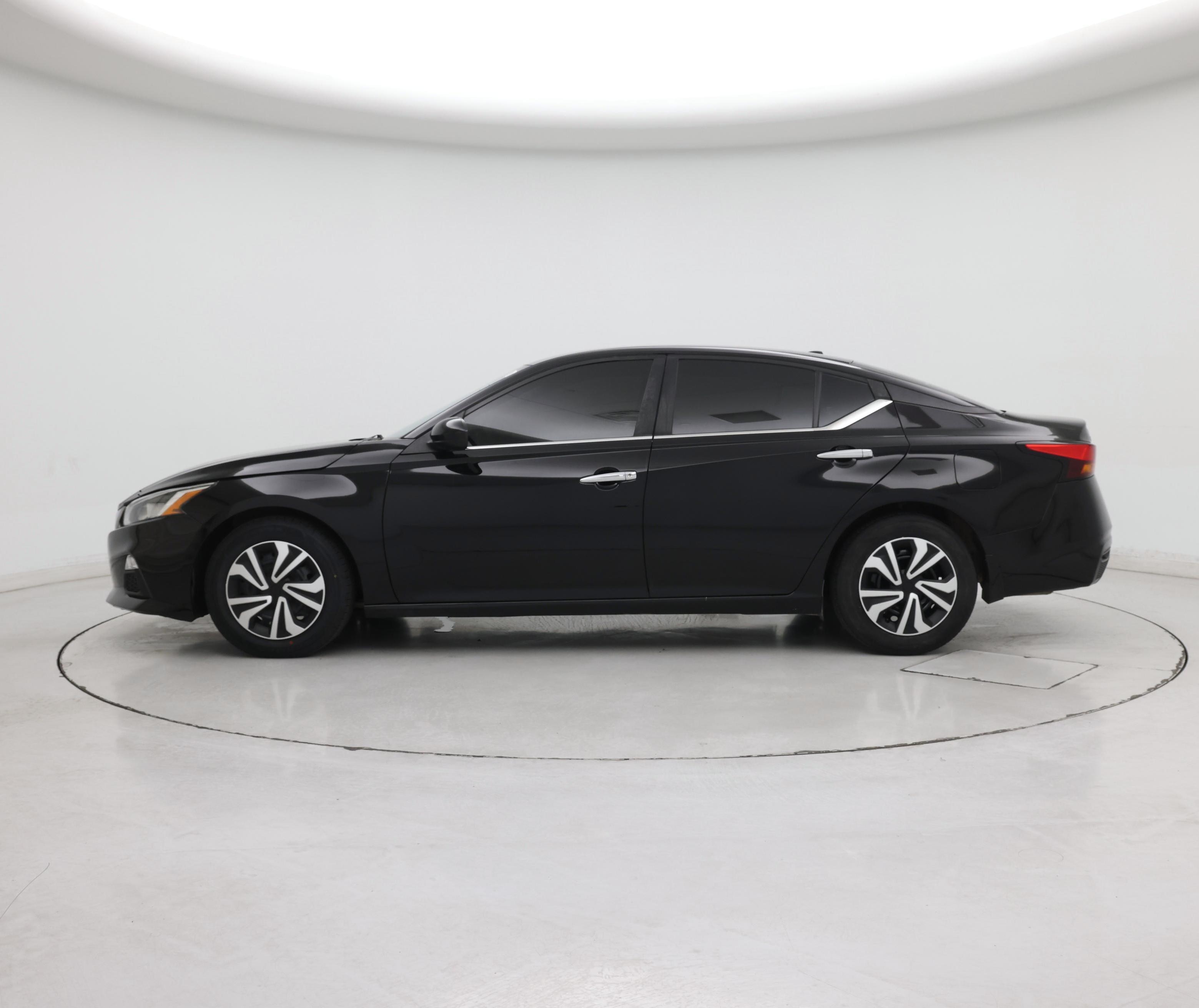 Thumbnail: 2019 Nissan Altima - 3