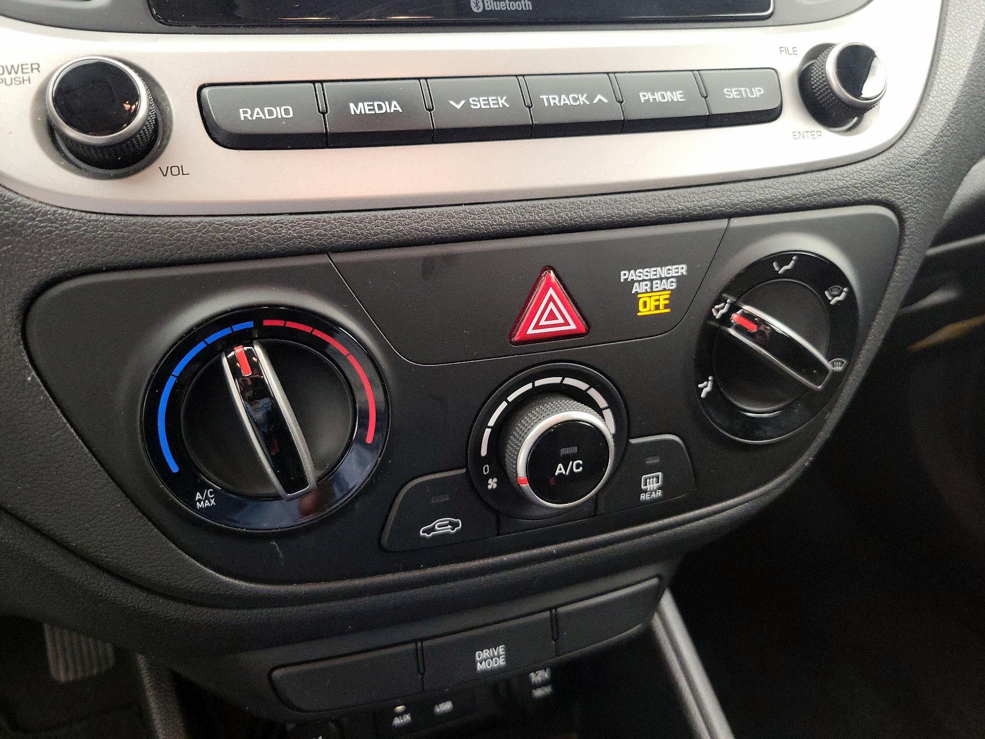 Thumbnail: 2019 Hyundai Accent - 16