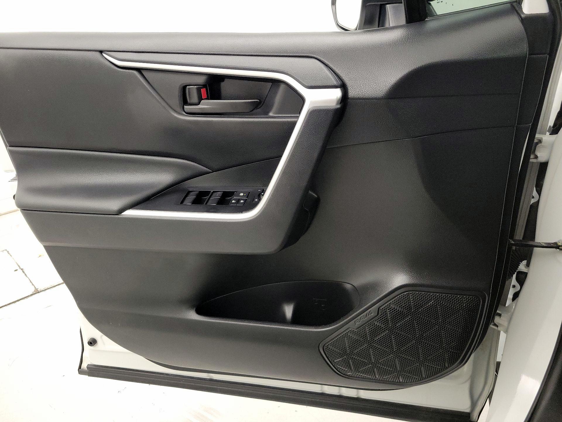 Thumbnail: 2023 Toyota RAV4 - 12