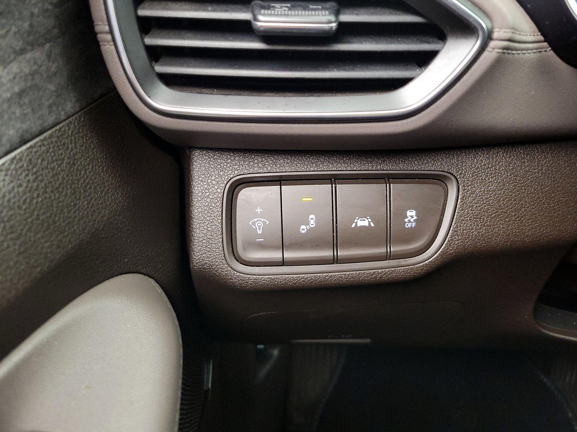 Thumbnail: 2019 Hyundai Santa Fe - 13