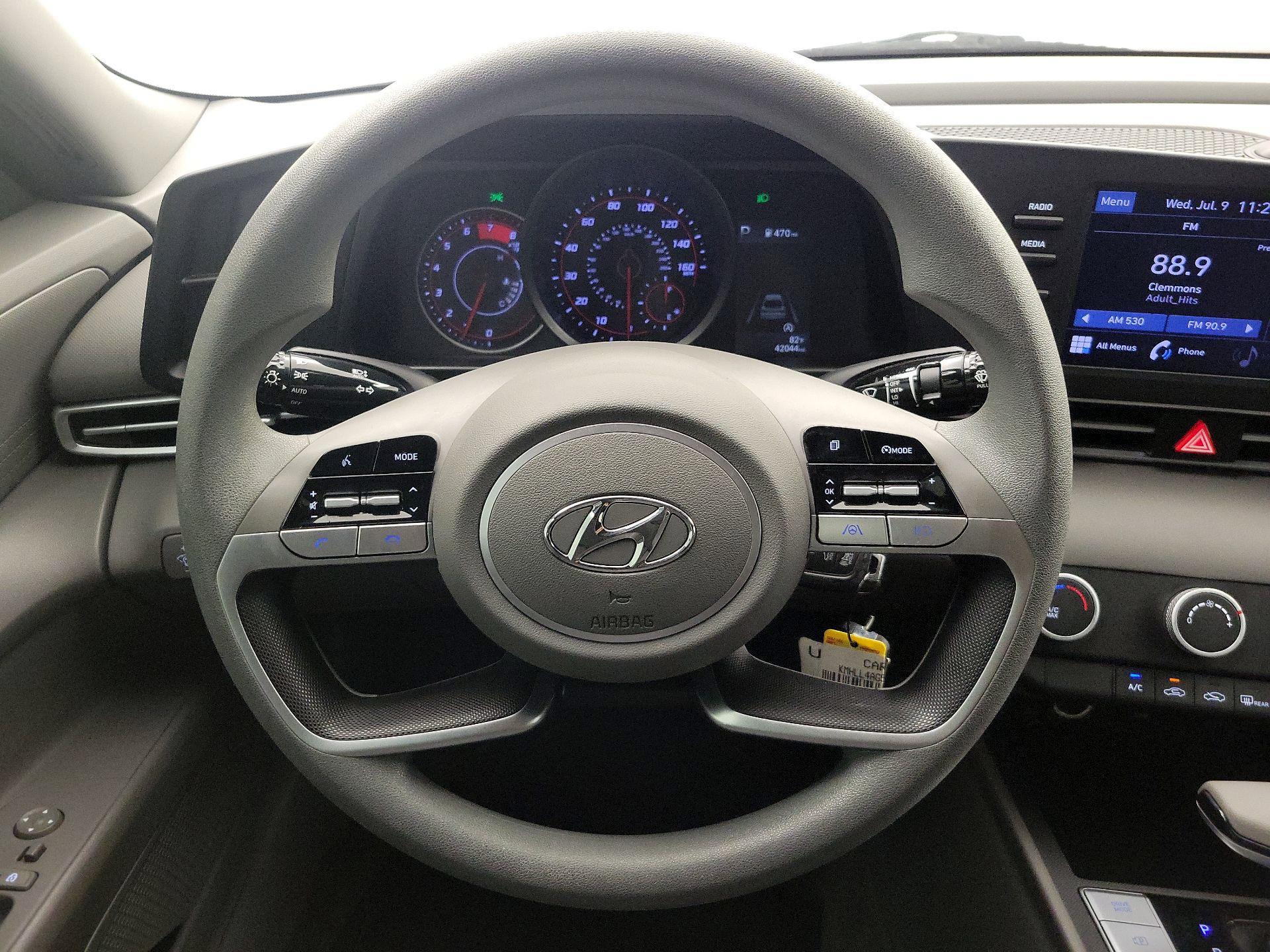 Thumbnail: 2022 Hyundai Elantra - 10