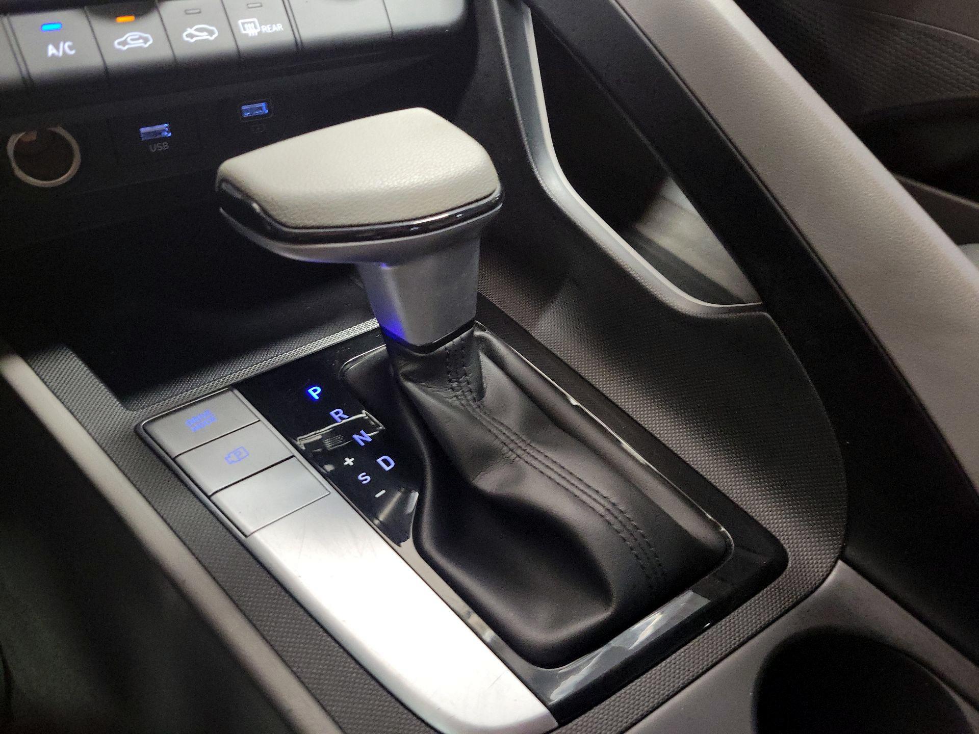 Thumbnail: 2022 Hyundai Elantra - 17