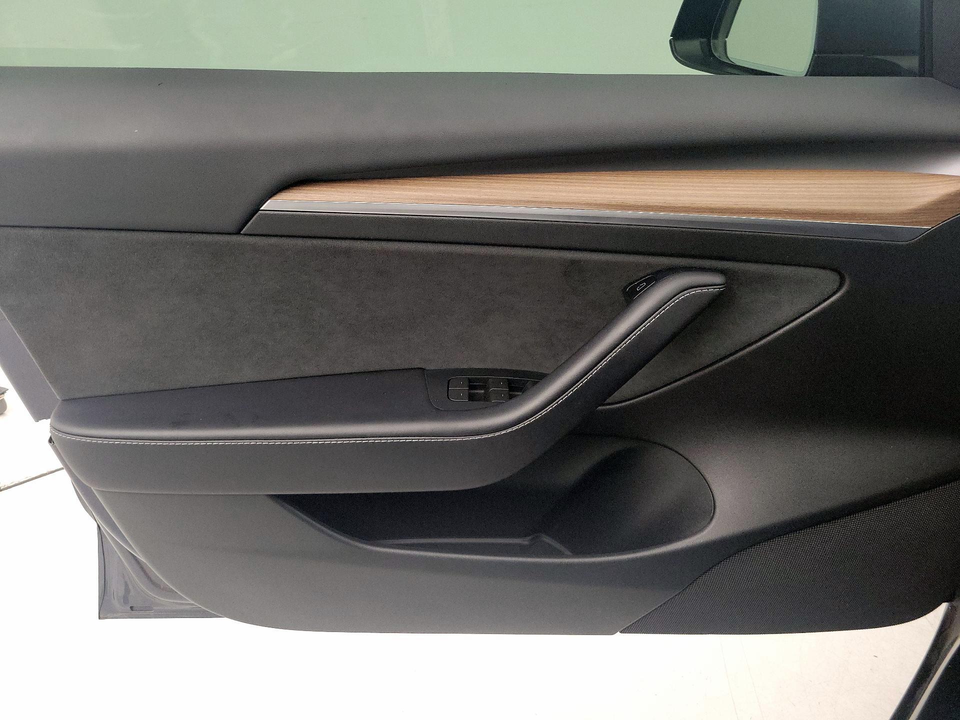 Thumbnail: 2023 Tesla Model 3 - 12