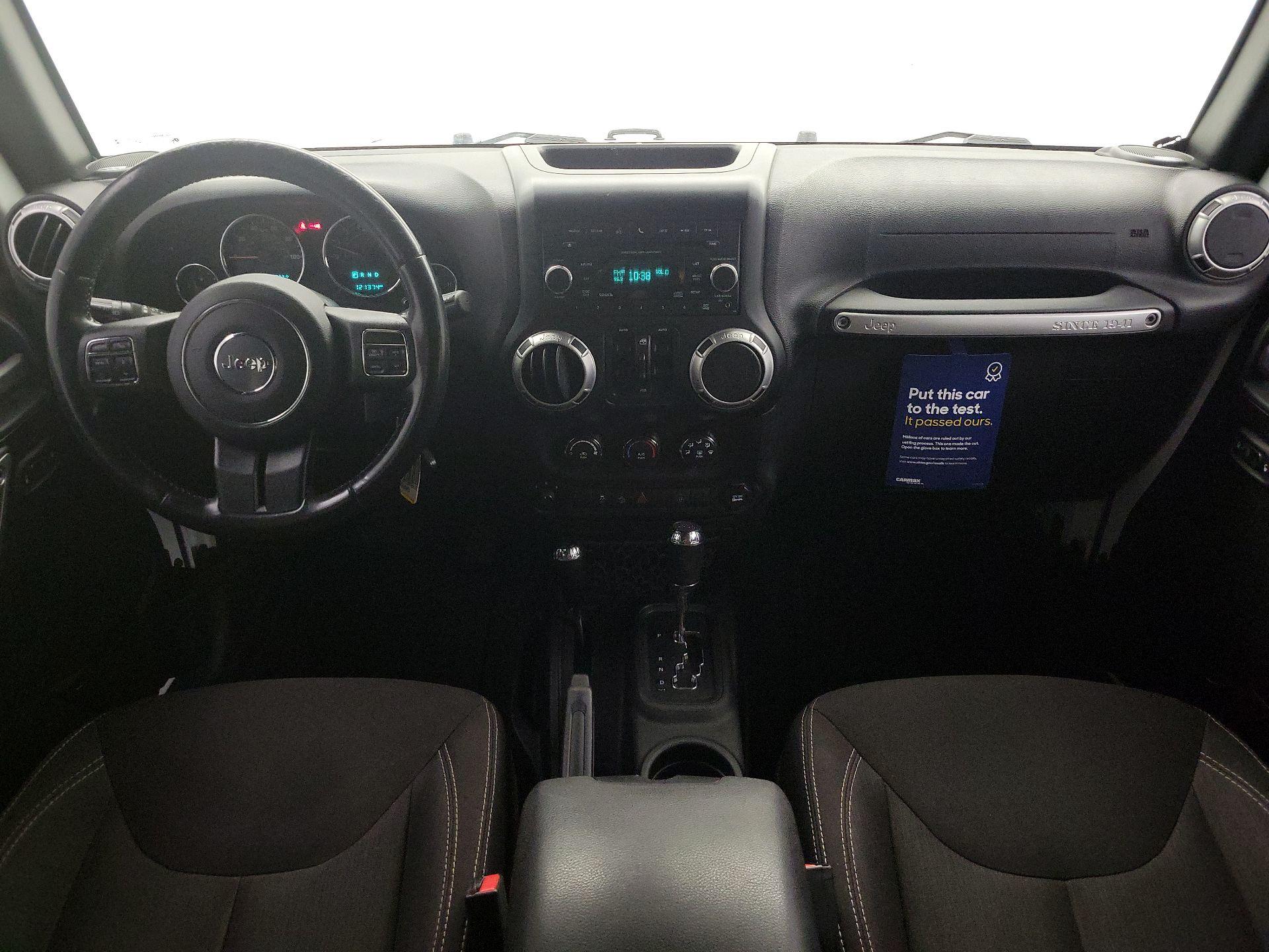 Thumbnail: 2015 Jeep Wrangler - 9