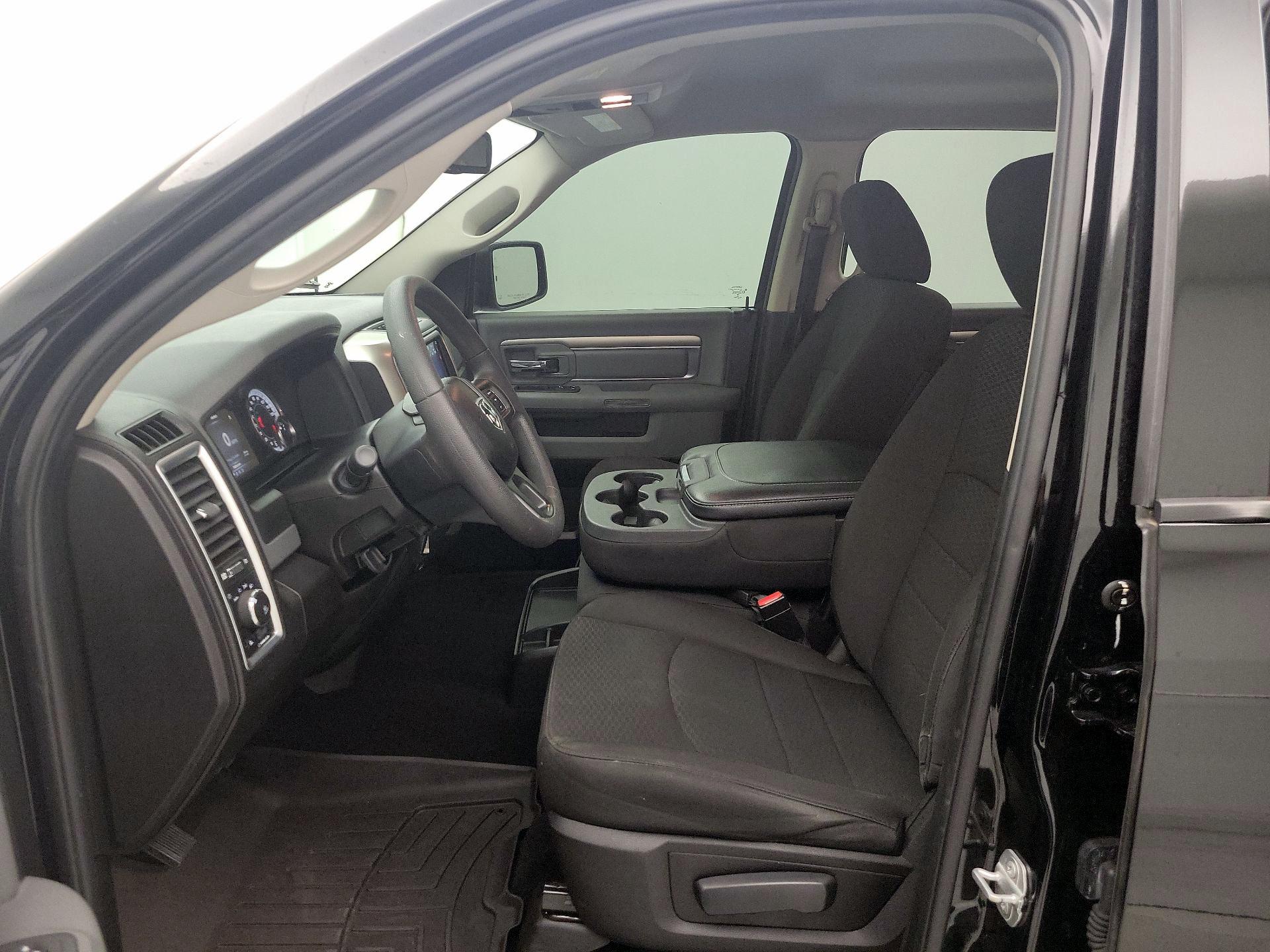 Thumbnail: 2019 RAM 1500 Classic - 11