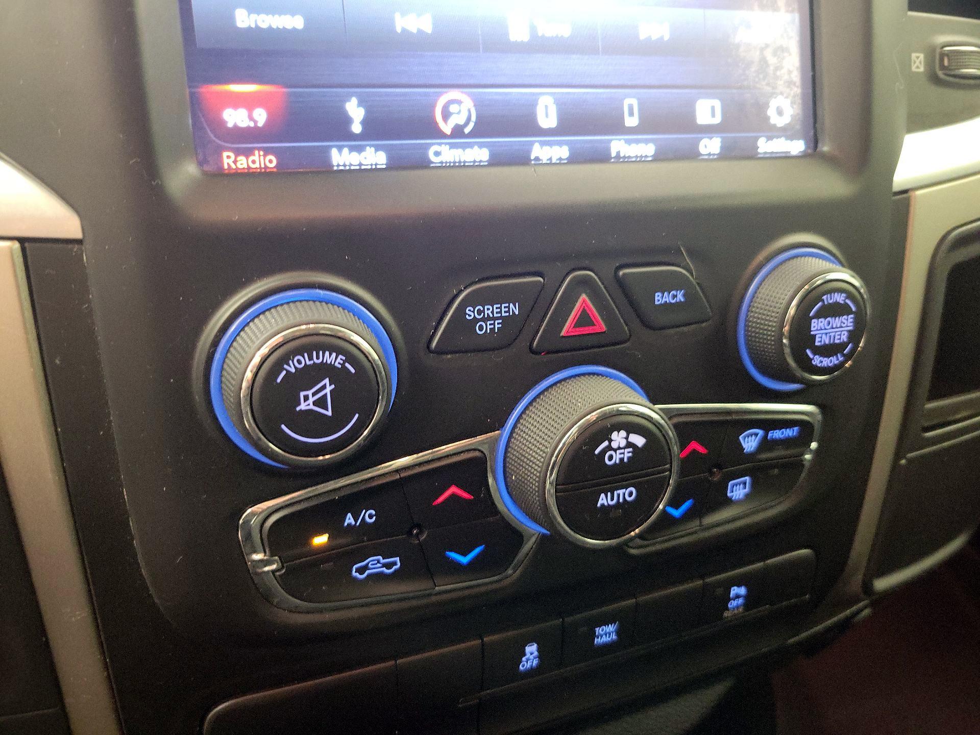 Thumbnail: 2019 RAM 1500 Classic - 16