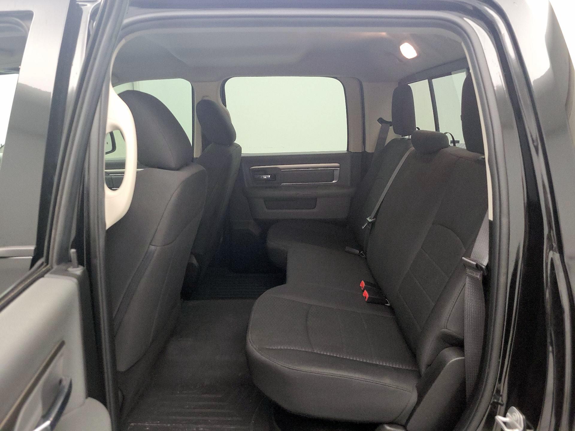 Thumbnail: 2019 RAM 1500 Classic - 19