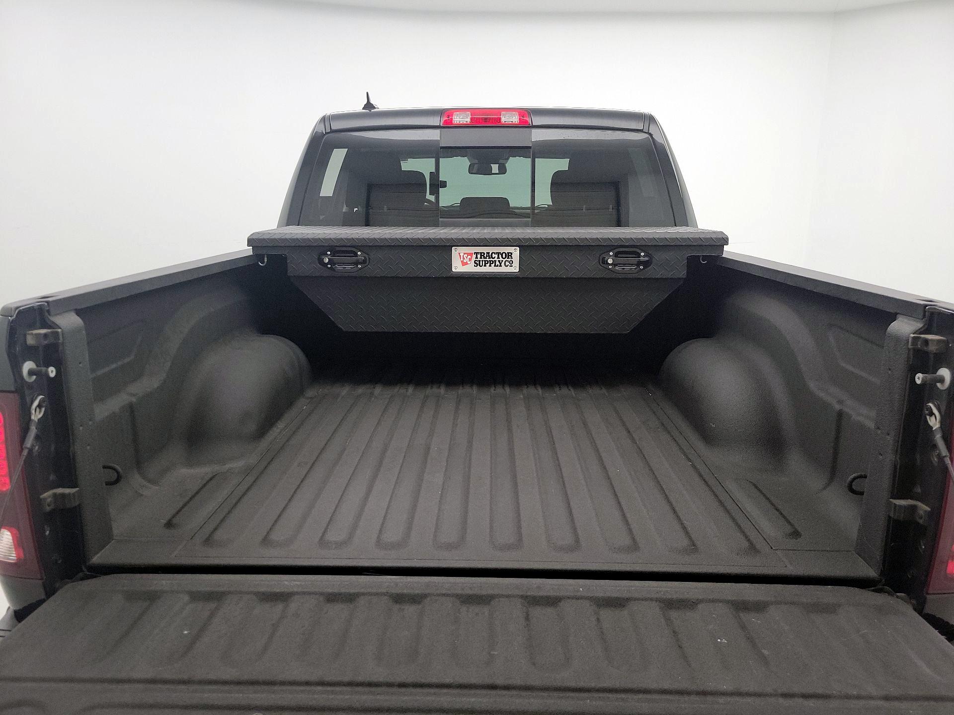 Thumbnail: 2019 RAM 1500 Classic - 20