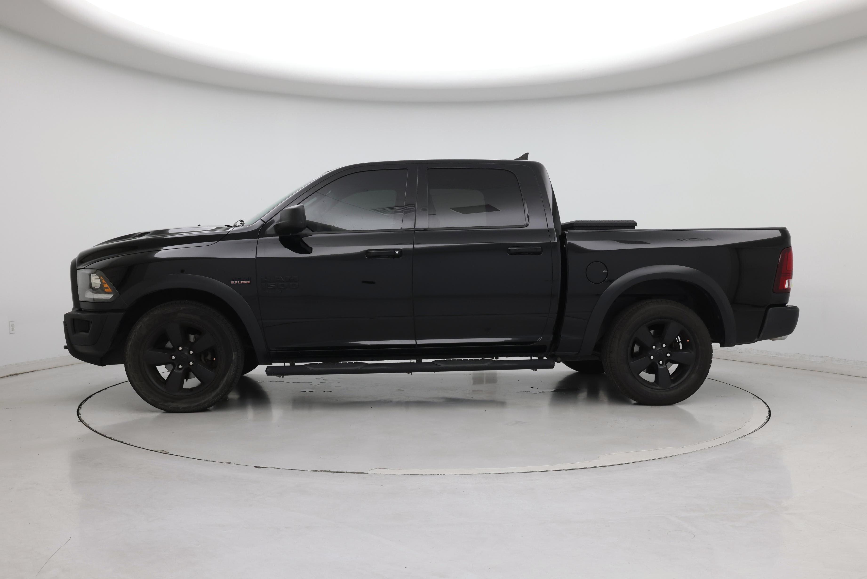 Thumbnail: 2019 RAM 1500 Classic - 3
