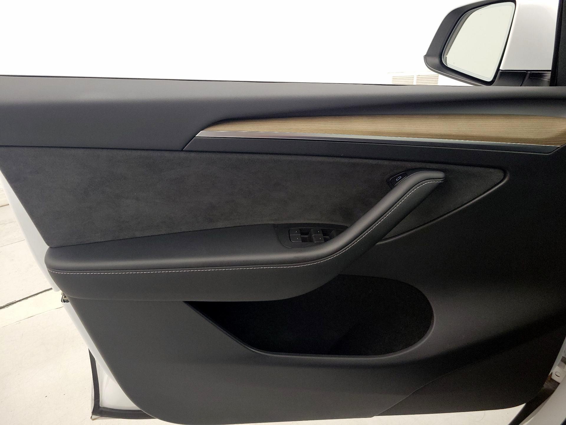 Thumbnail: 2023 Tesla Model Y - 12