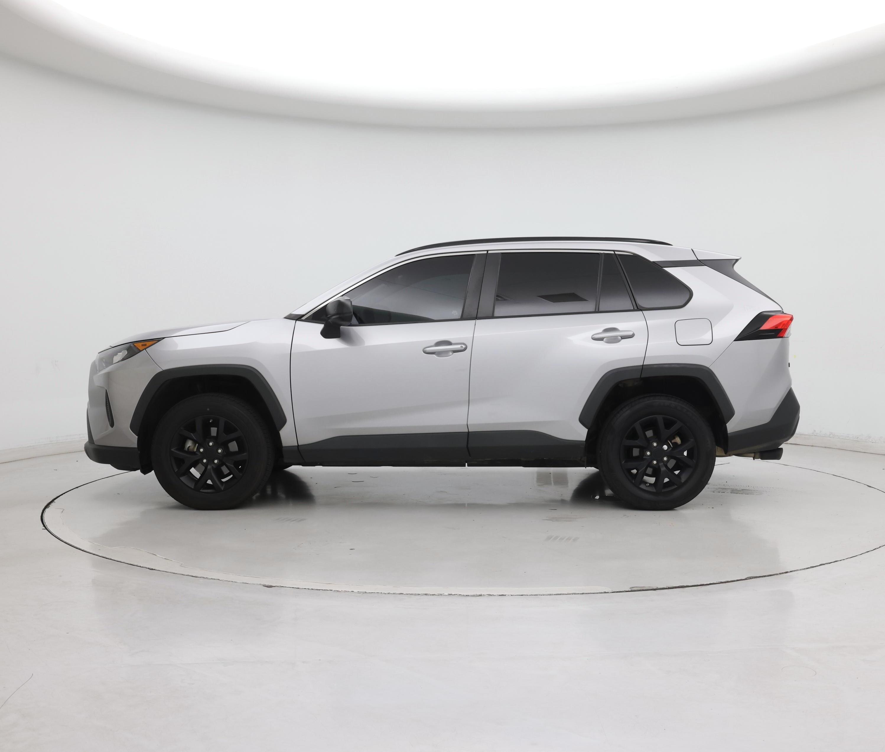 Thumbnail: 2021 Toyota RAV4 - 3