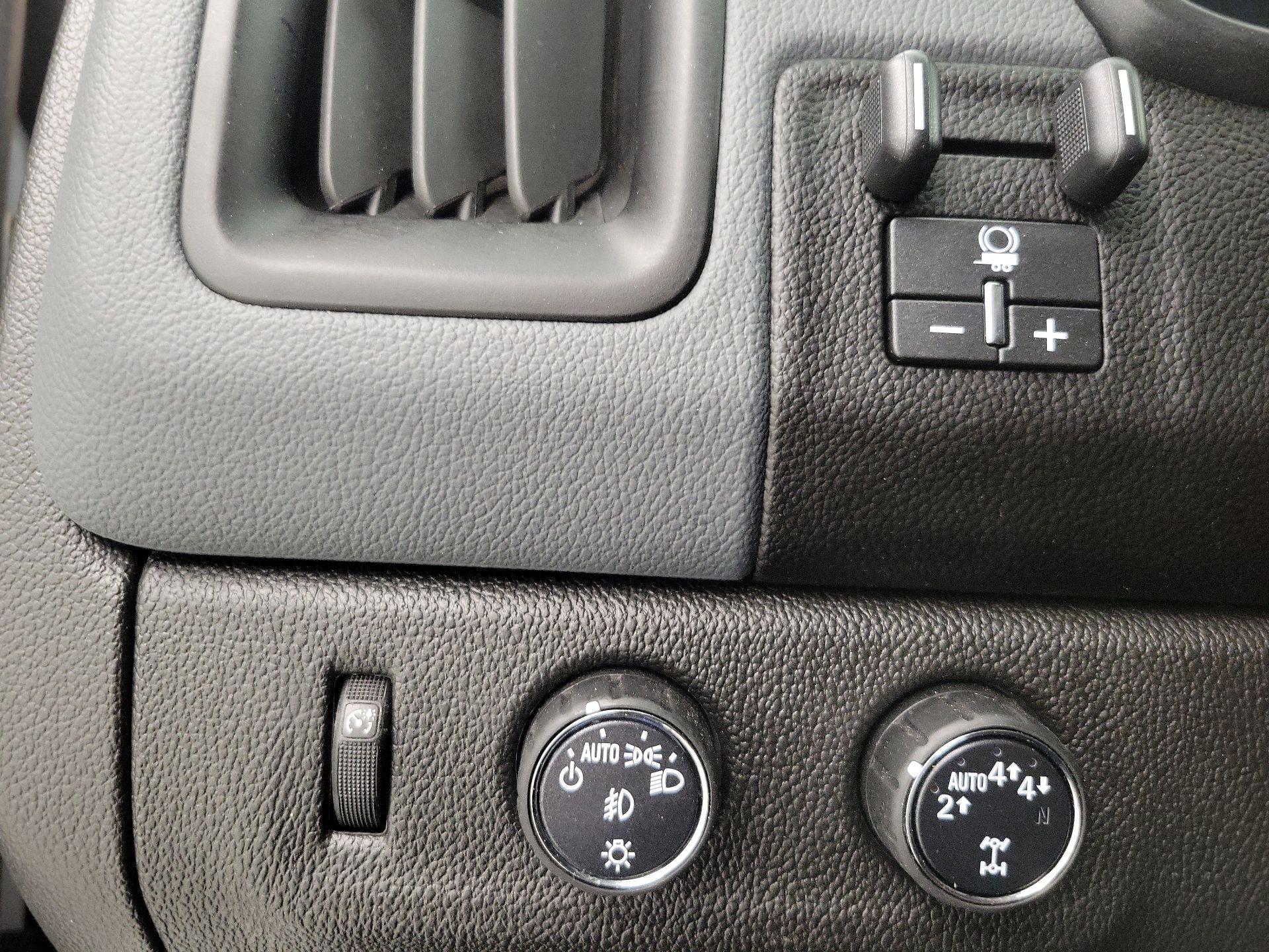 Thumbnail: 2017 Chevrolet Colorado - 13