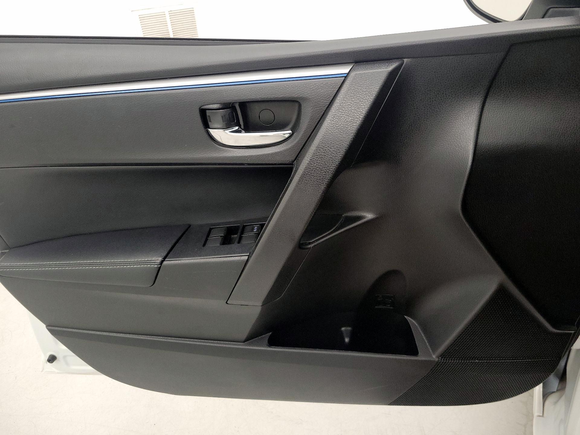 Thumbnail: 2016 Toyota Corolla - 12