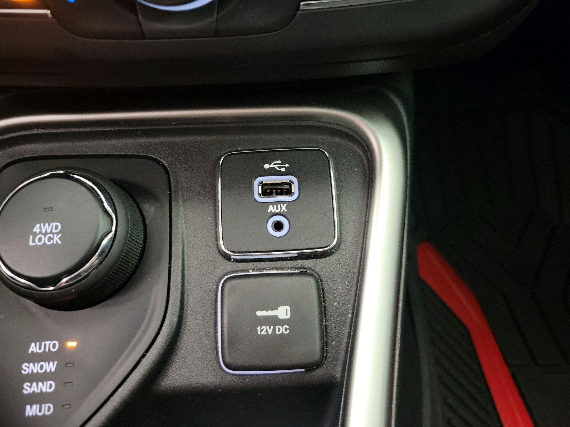 Thumbnail: 2017 Jeep Compass - 18
