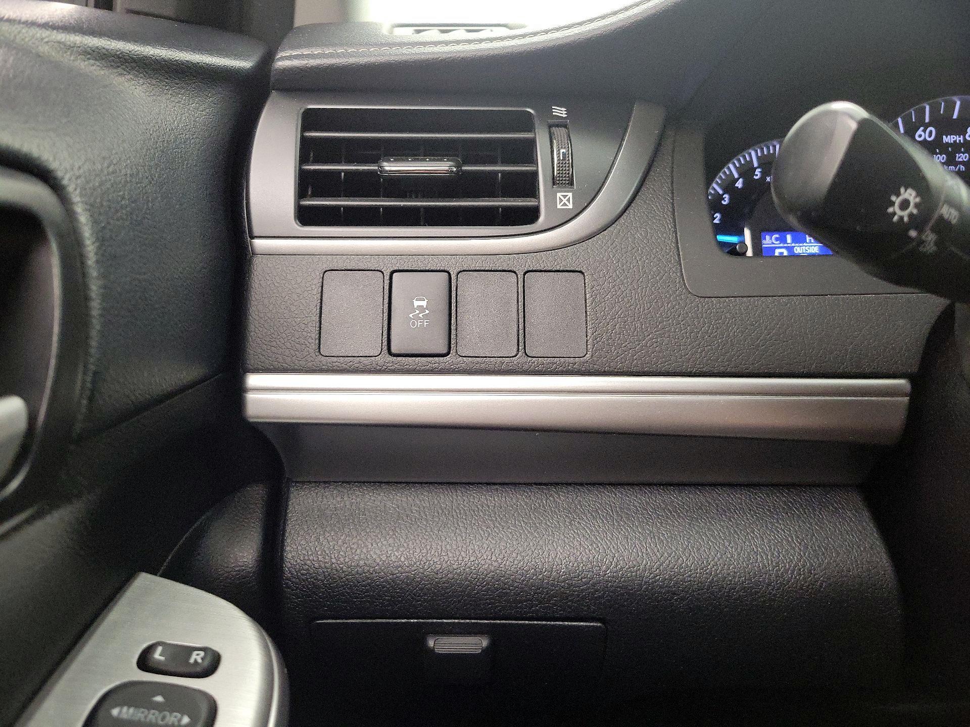 Thumbnail: 2013 Toyota Camry - 13