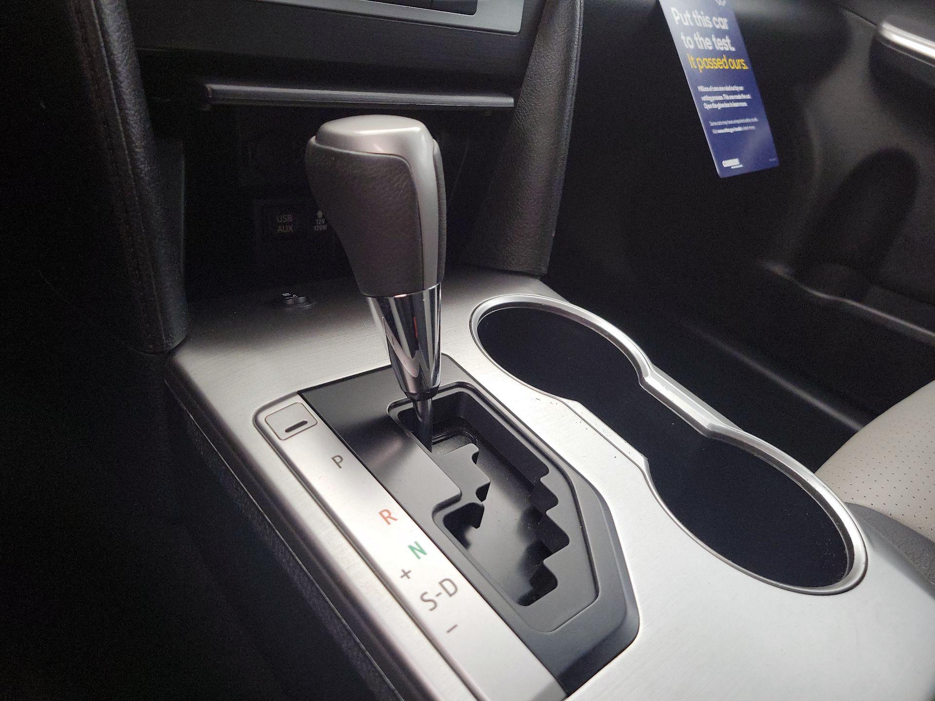 Thumbnail: 2013 Toyota Camry - 16