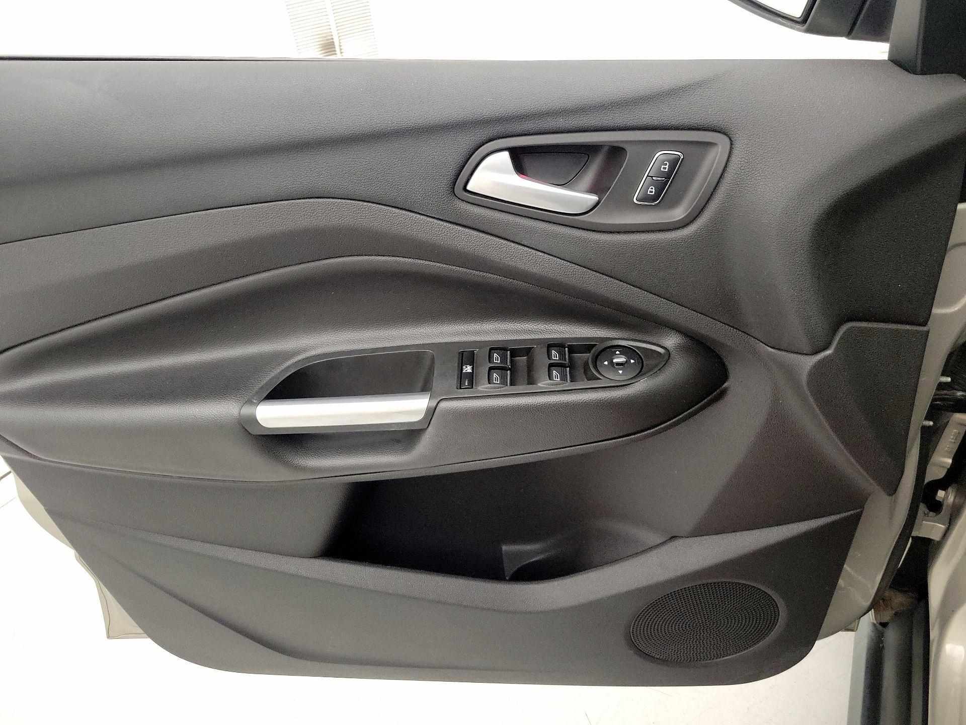 Thumbnail: 2015 Ford C-Max - 12