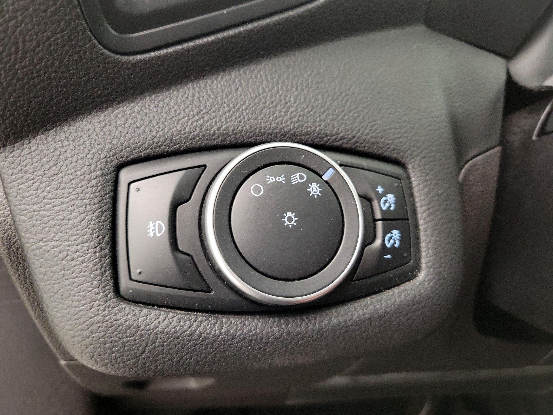 Thumbnail: 2015 Ford C-Max - 13