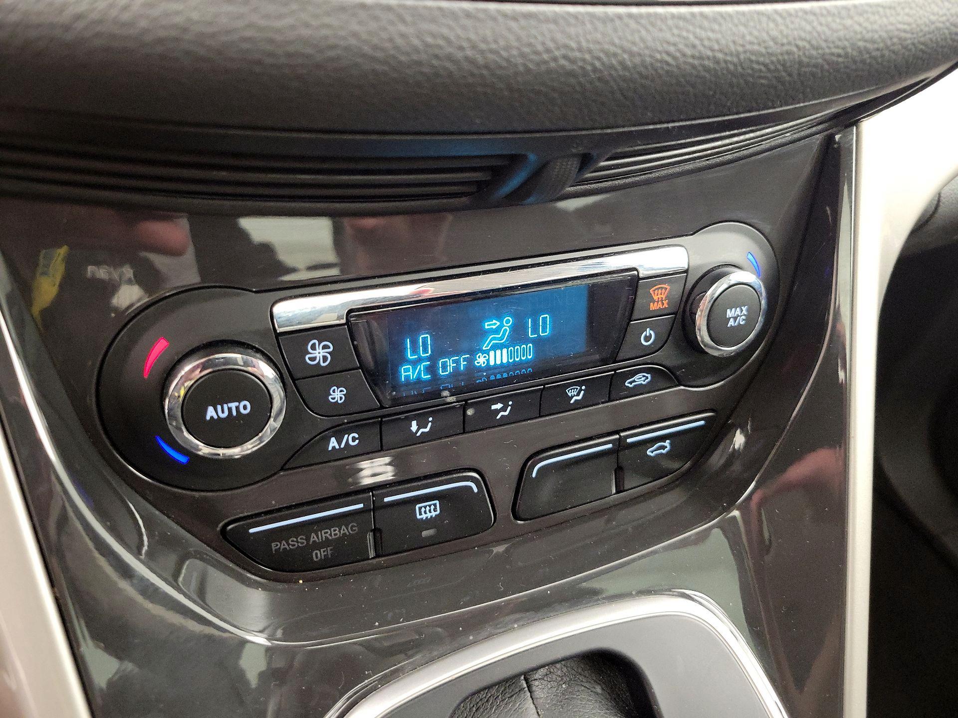 Thumbnail: 2015 Ford C-Max - 16
