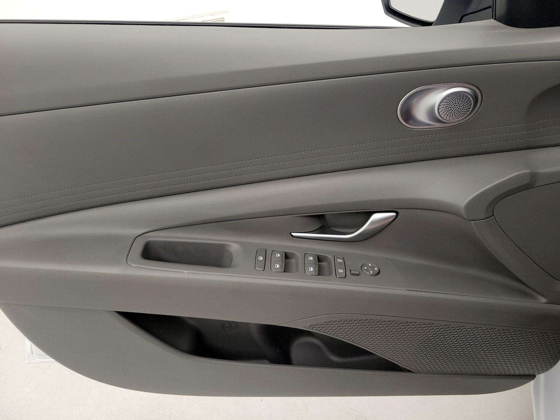 Thumbnail: 2024 Hyundai Elantra - 12