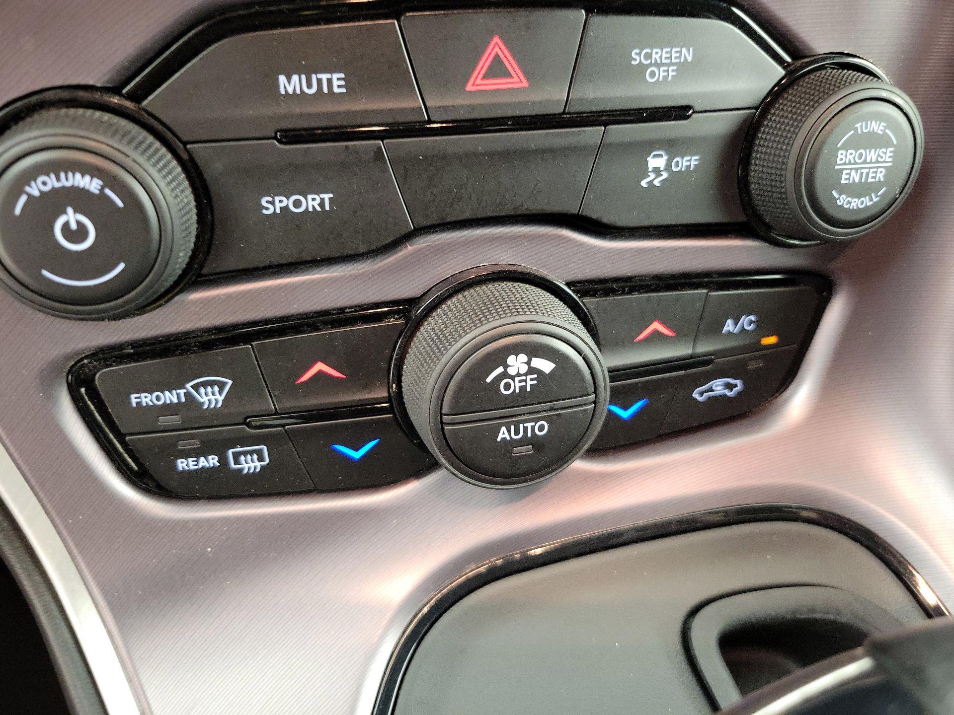 Thumbnail: 2019 Dodge Challenger - 17