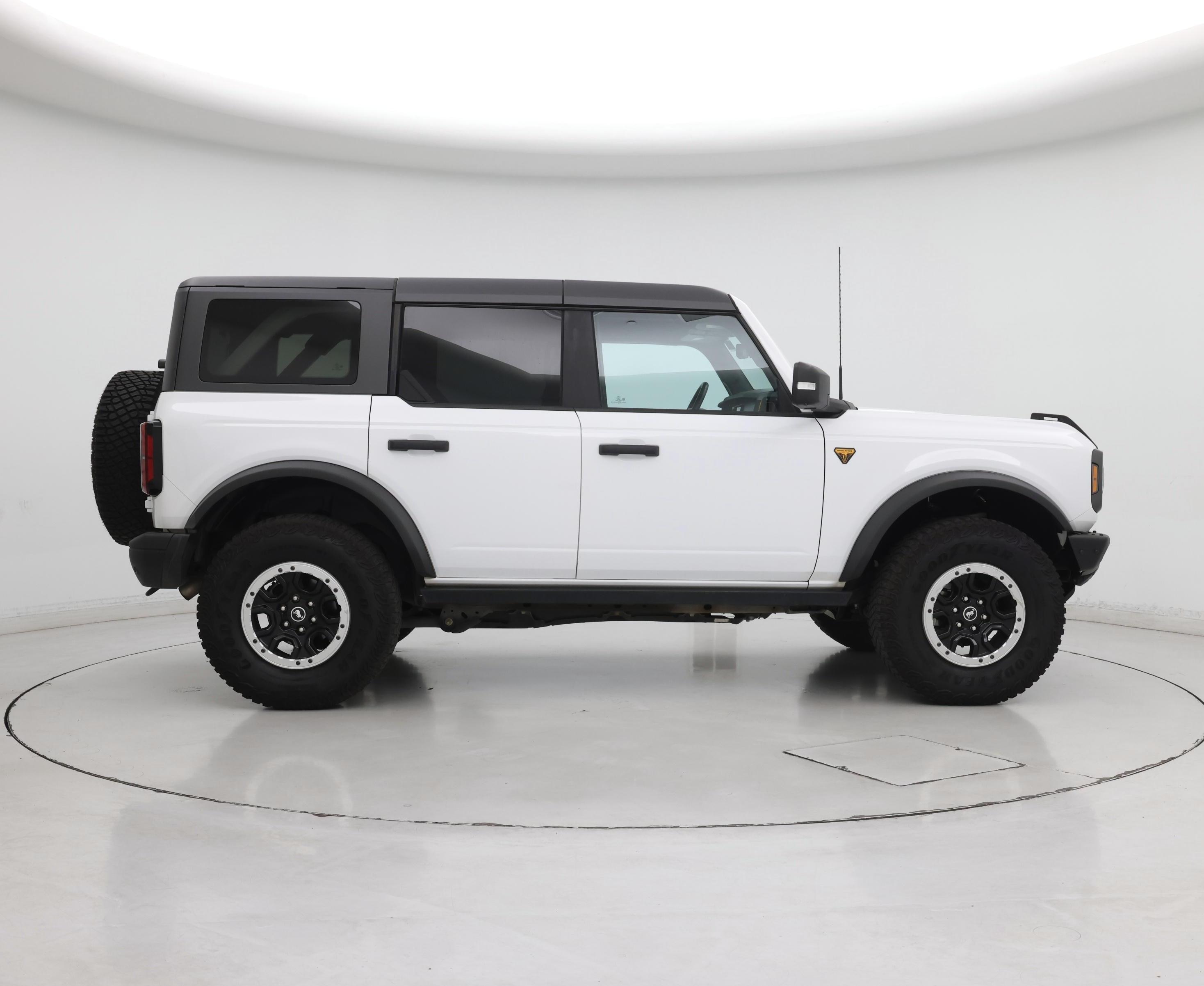 Thumbnail: 2022 Ford Bronco - 7
