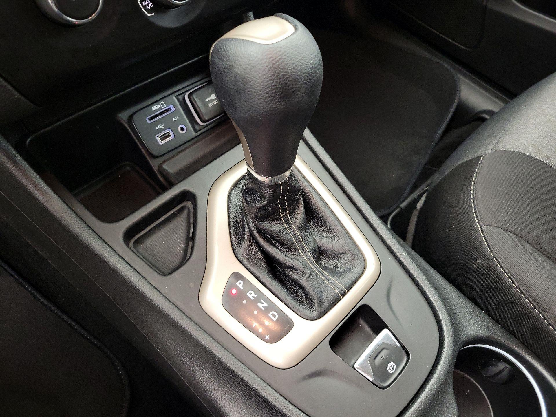 Thumbnail: 2014 Jeep Cherokee - 16
