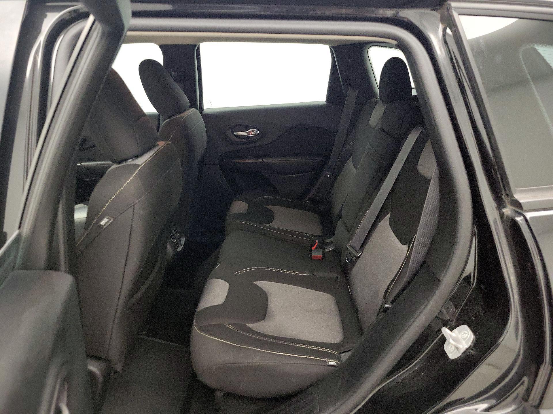 Thumbnail: 2014 Jeep Cherokee - 18