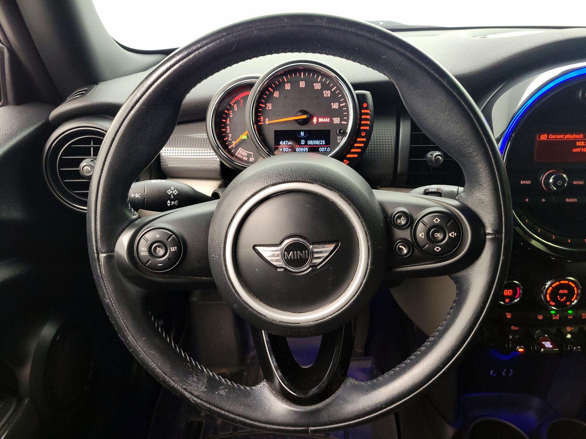 Thumbnail: 2016 MINI Cooper Hardtop - 10