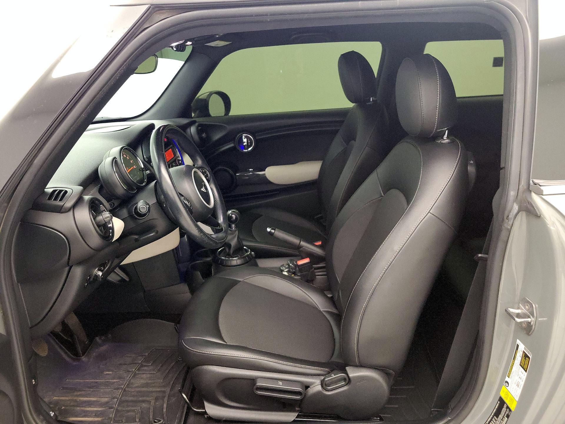 Thumbnail: 2016 MINI Cooper Hardtop - 11