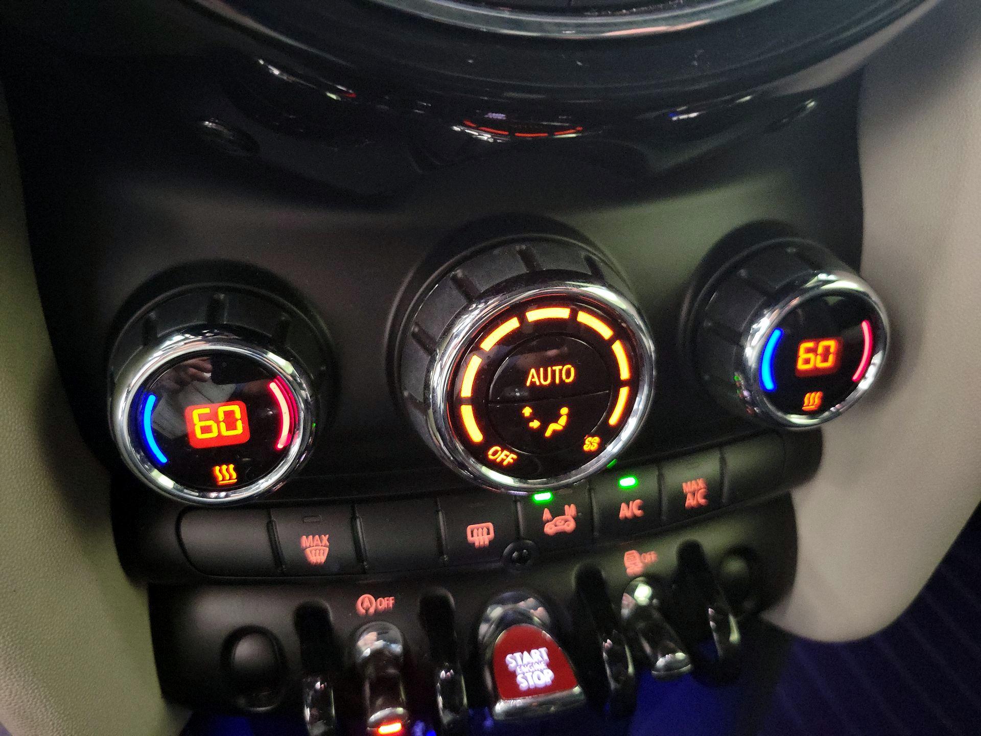 Thumbnail: 2016 MINI Cooper Hardtop - 15