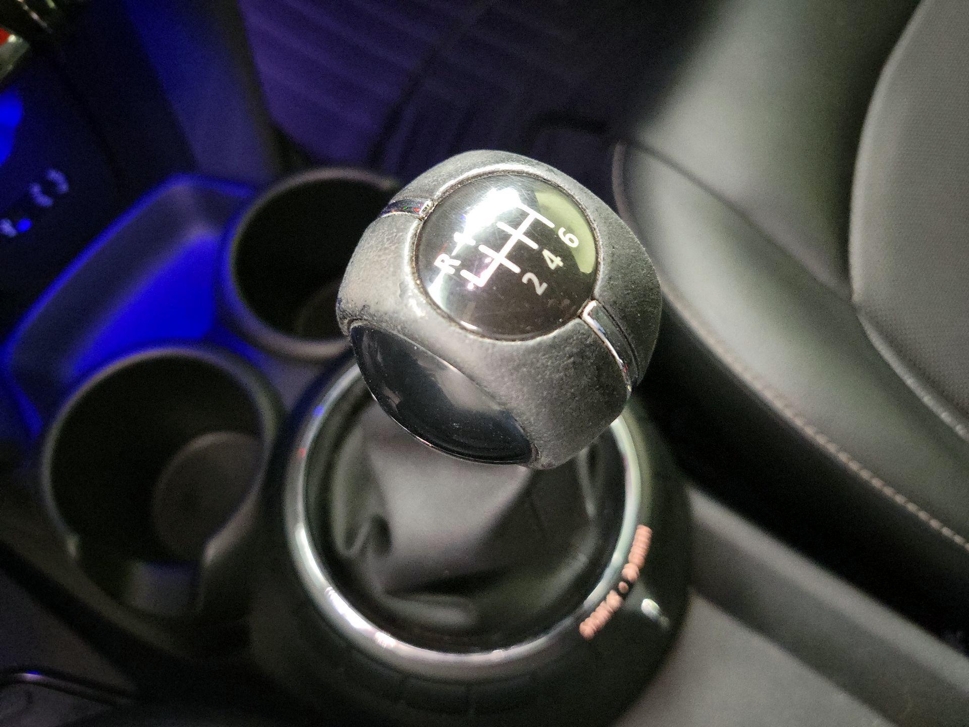Thumbnail: 2016 MINI Cooper Hardtop - 16