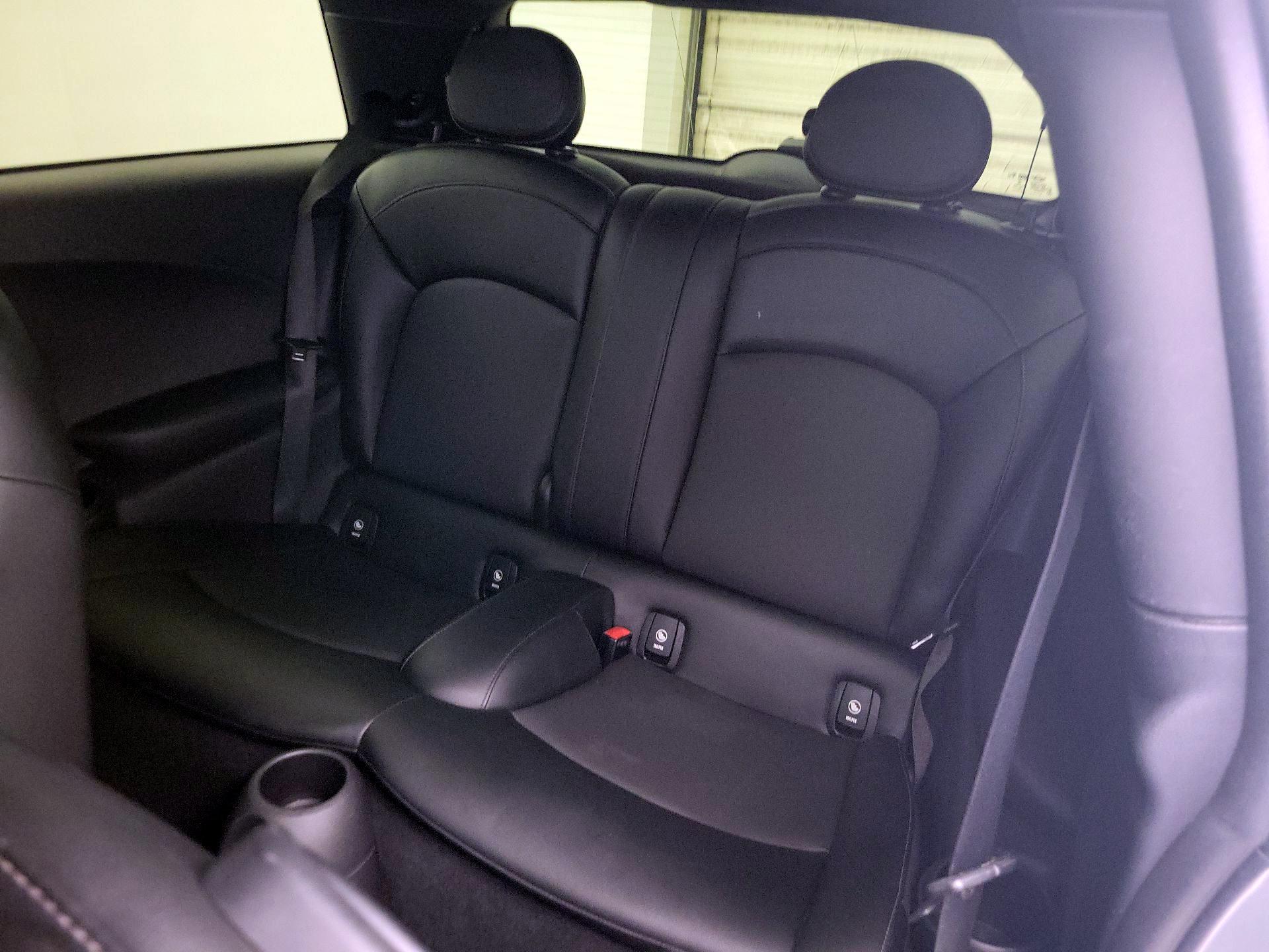 Thumbnail: 2016 MINI Cooper Hardtop - 18